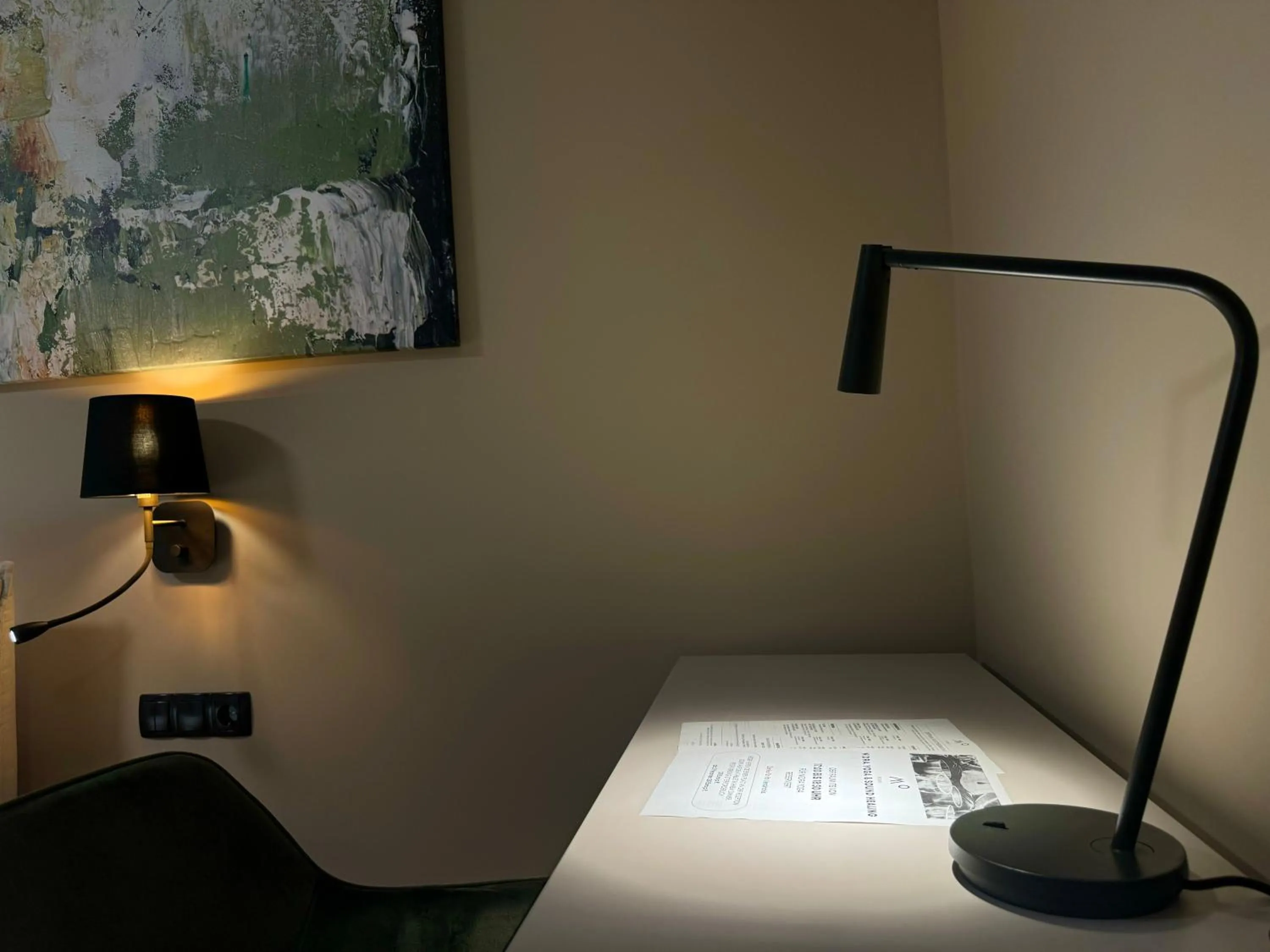 Photo of the whole room, Bed in Mountains Hotel