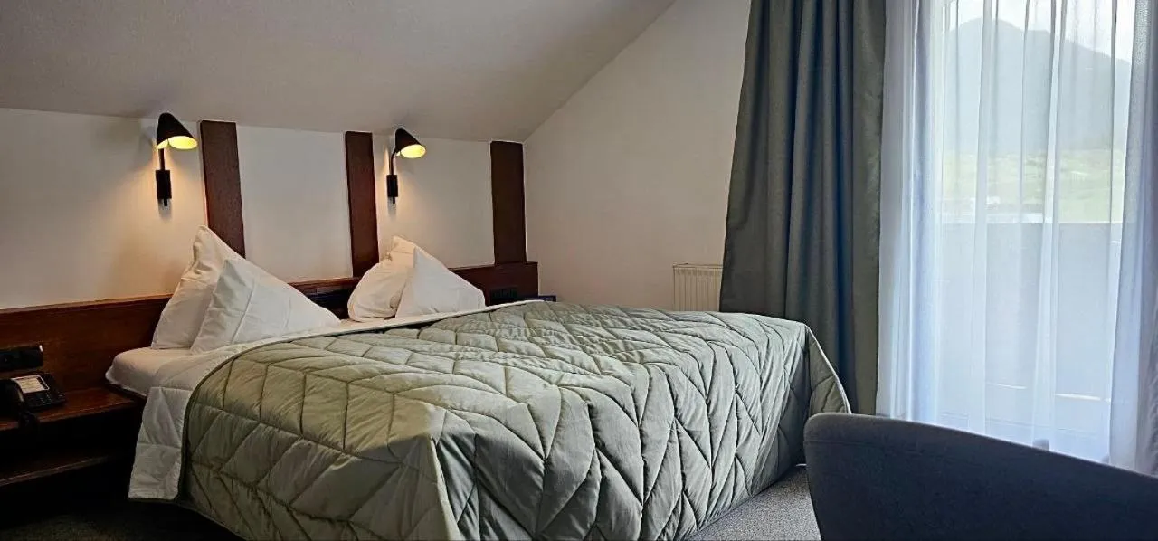 Bed in Mountains Hotel