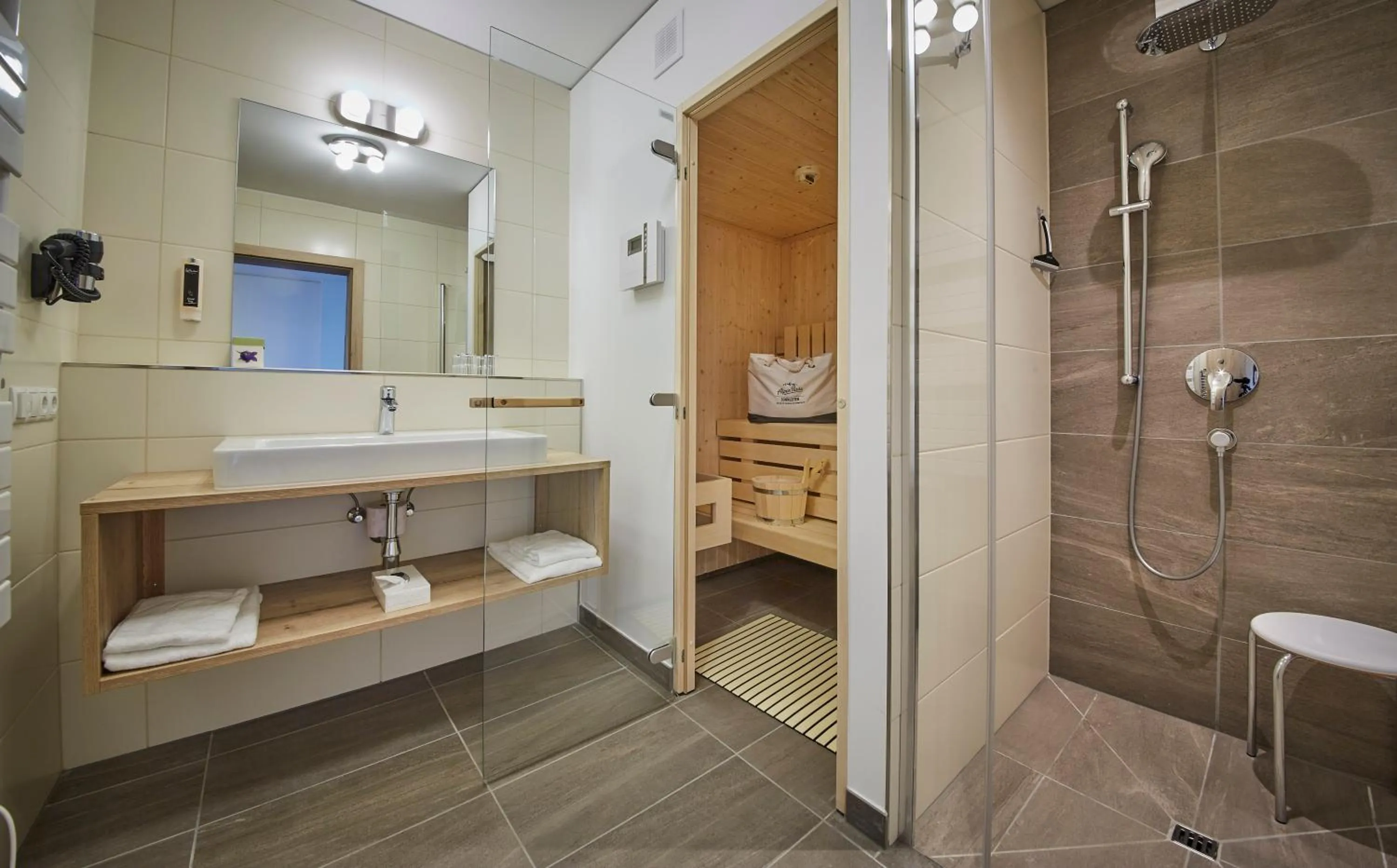 Shower in AlpenParks Hotel & Apartment Sonnleiten