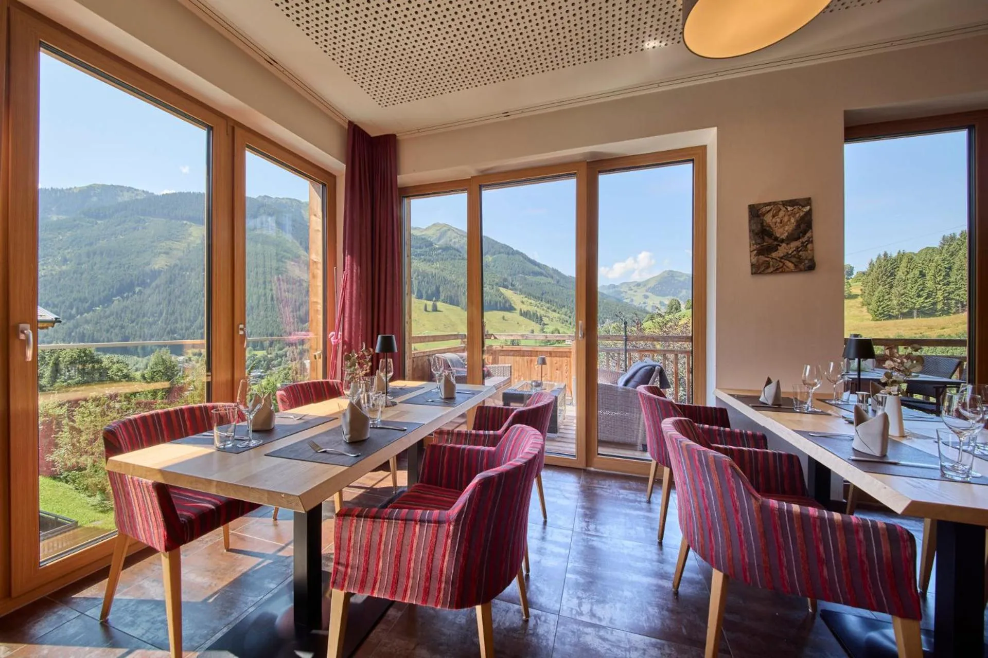 Restaurant/places to eat in AlpenParks Hotel & Apartment Sonnleiten