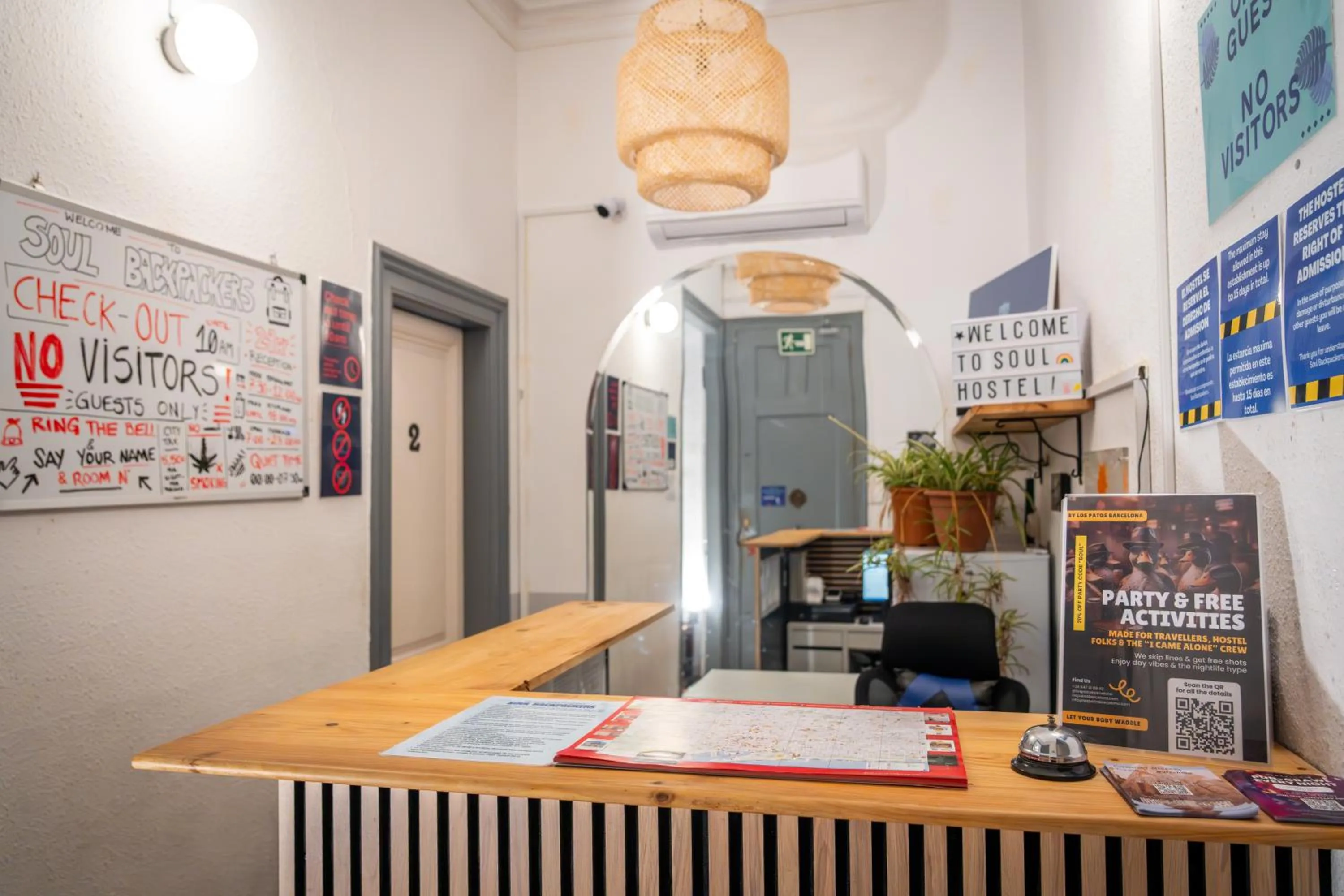 Lobby or reception in Soul Backpackers Barcelona