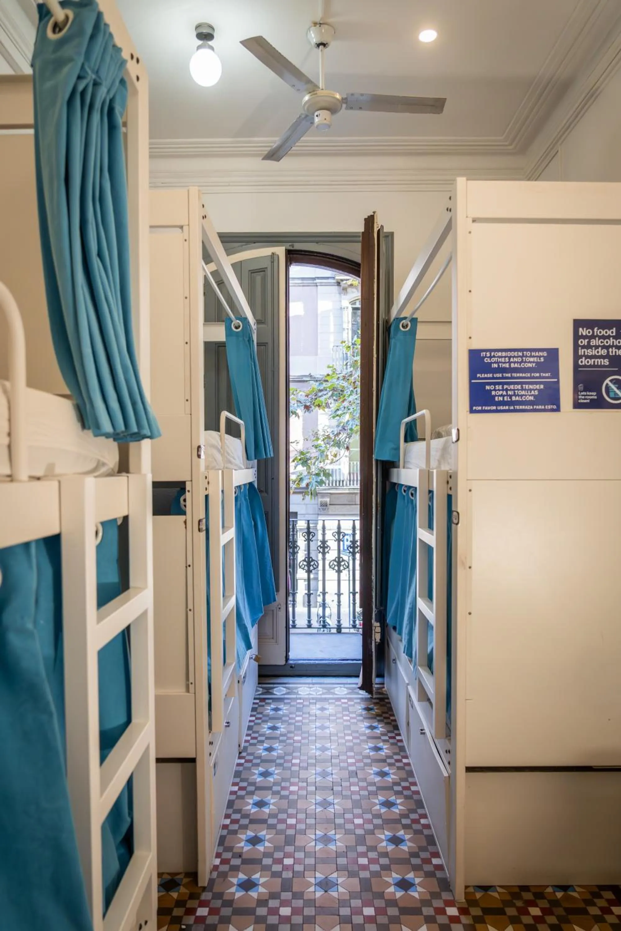 Bed in Soul Backpackers Barcelona