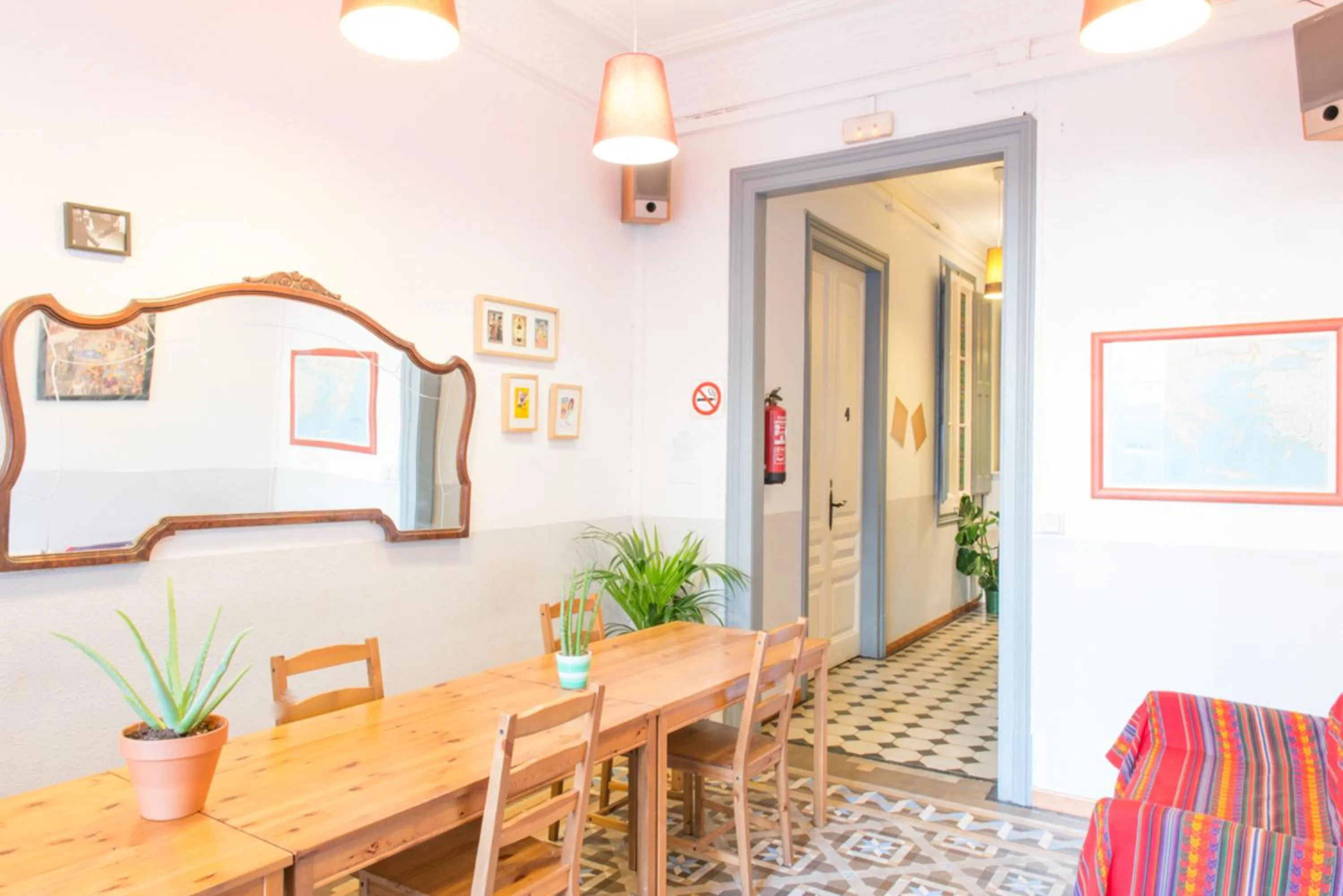 Living room in Soul Backpackers Barcelona