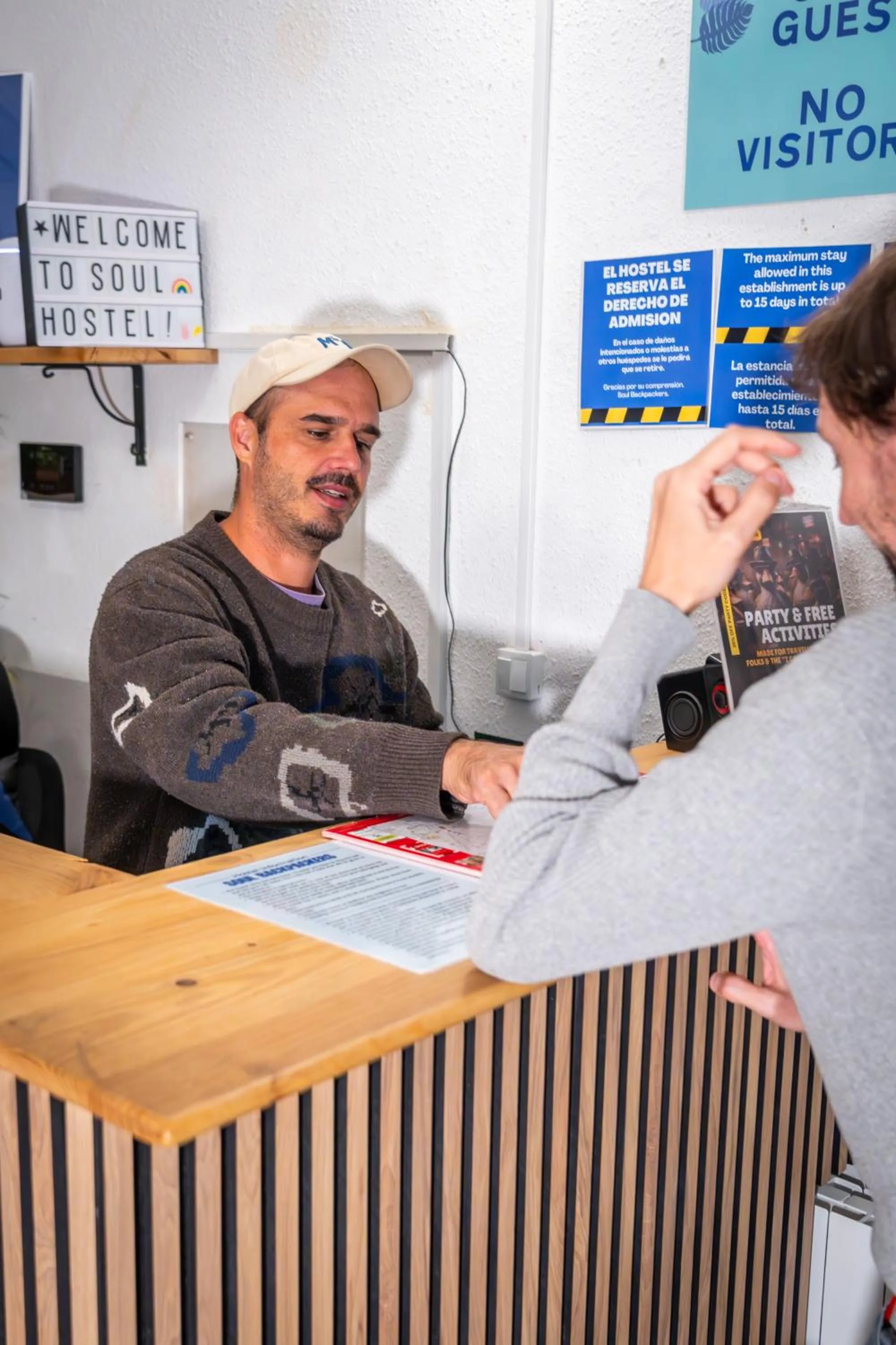 Lobby or reception in Soul Backpackers Barcelona