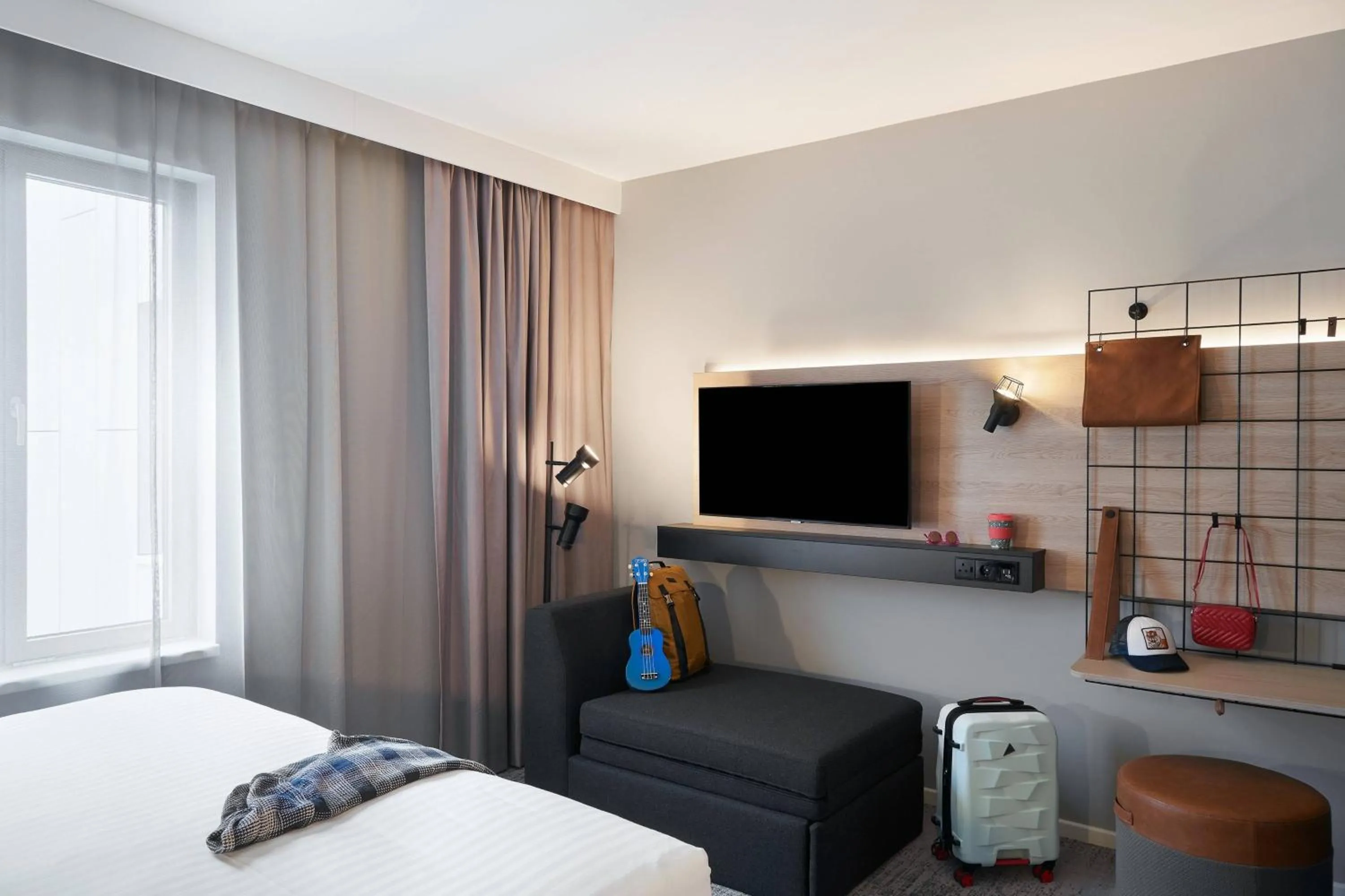 Photo of the whole room, Bed in Moxy Edinburgh Fountainbridge