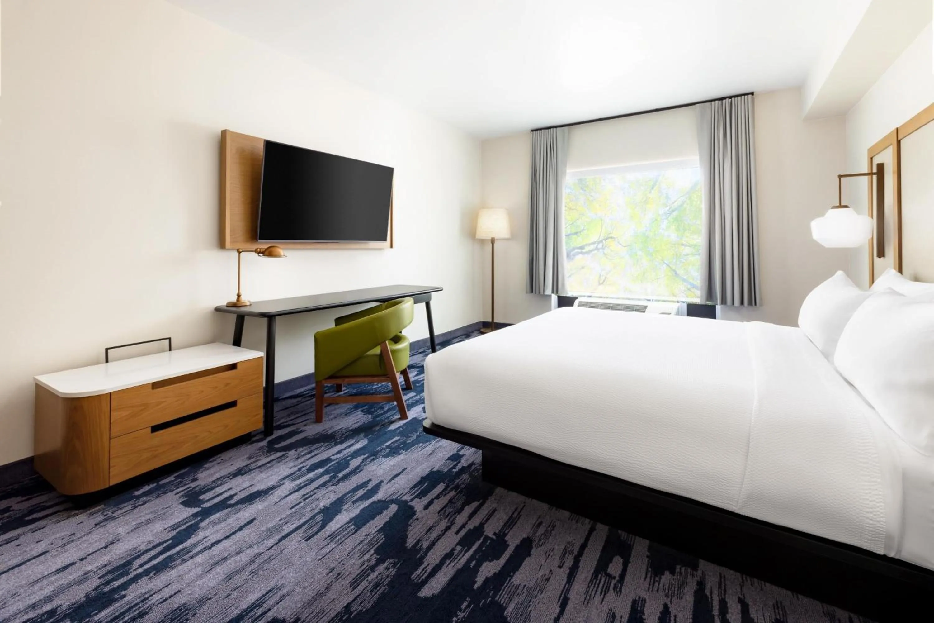 Photo of the whole room, Bed in Fairfield Inn & Suites by Marriott Oakhurst Yosemite