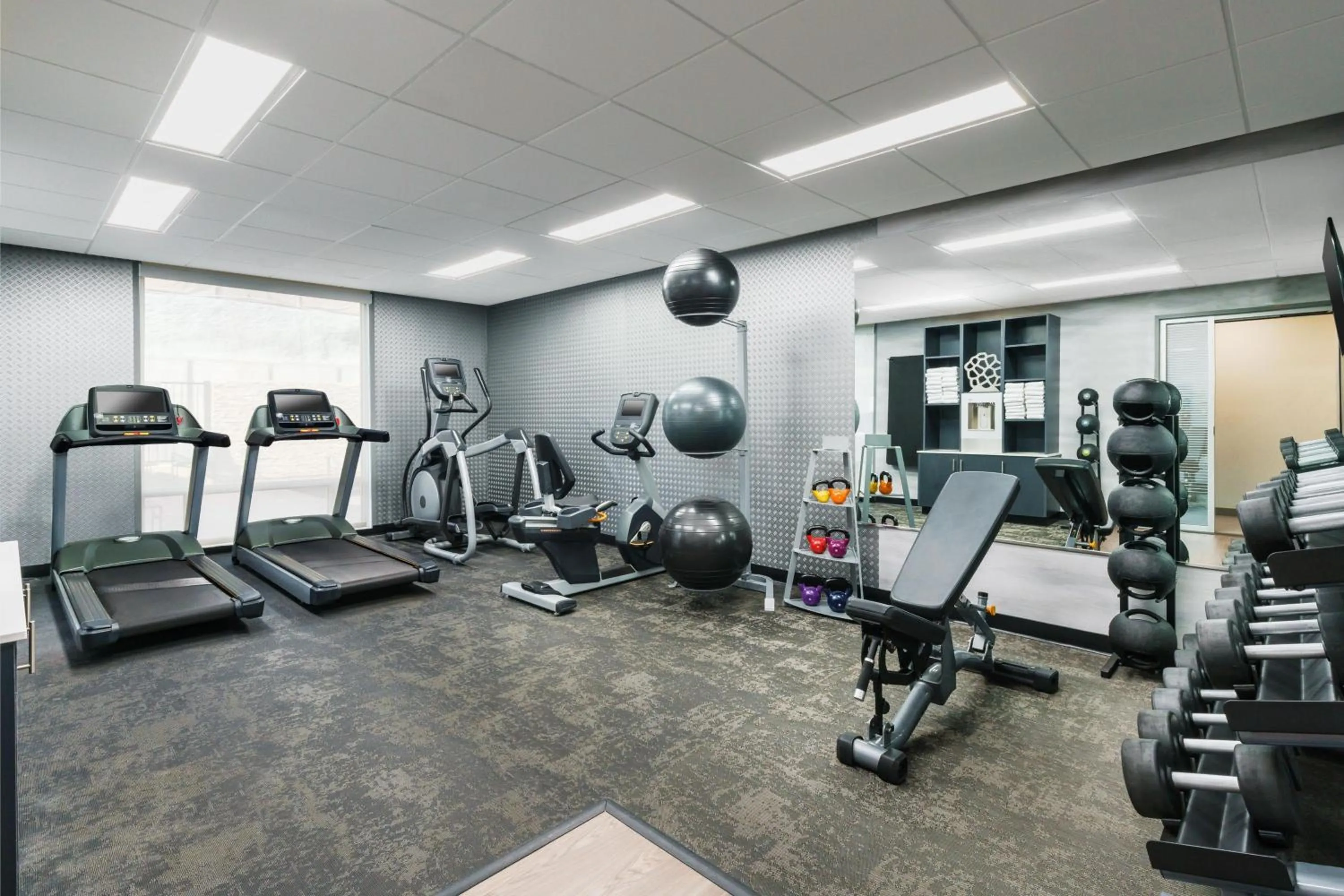 Fitness centre/facilities in Fairfield Inn & Suites by Marriott Oakhurst Yosemite