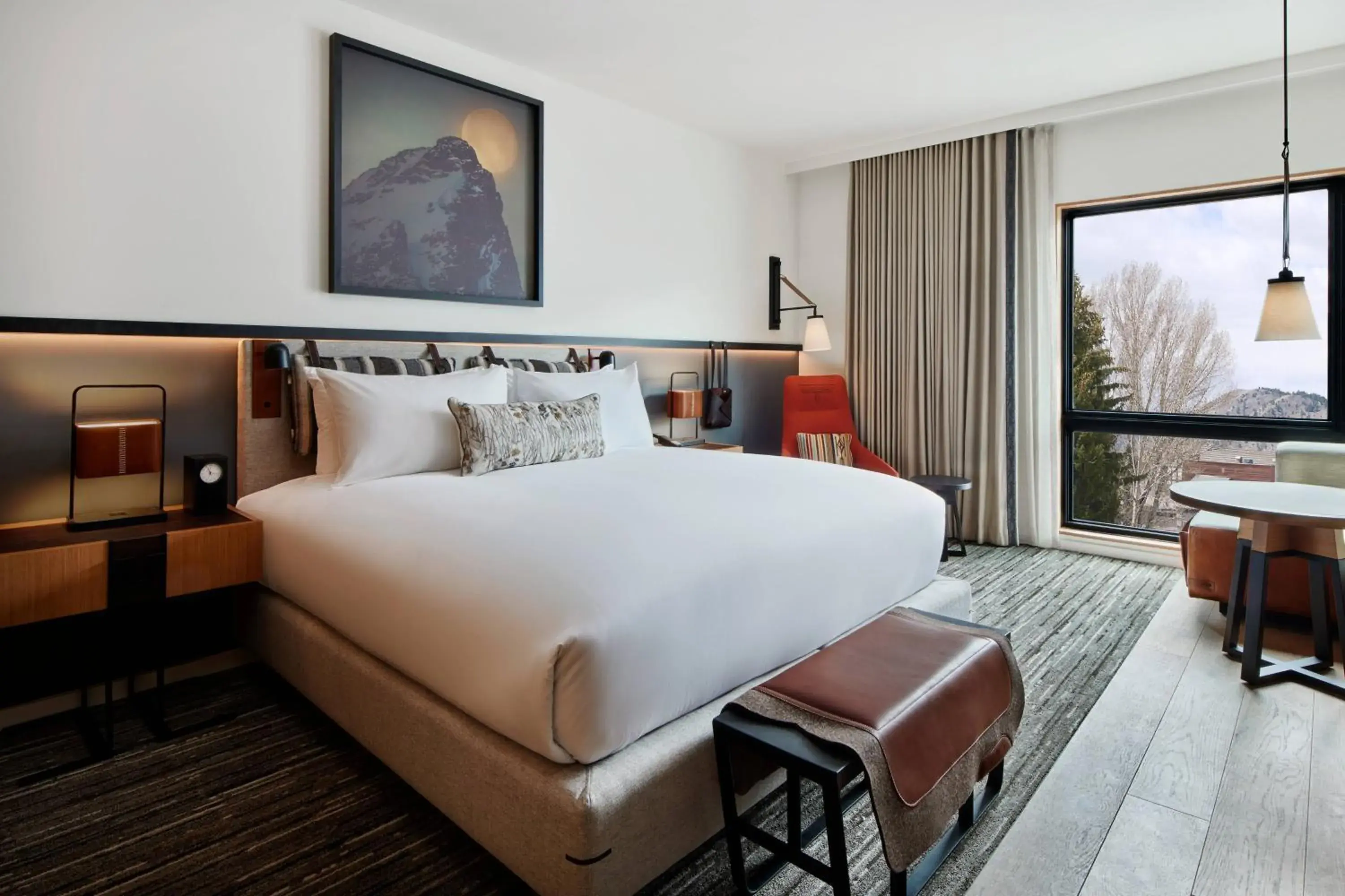 Deluxe Guest room with 1 King, Fireplace in The Cloudveil, Autograph Collection Deluxe Guest room with 1 King, Fireplace in The Cloudveil, Autograph Collection