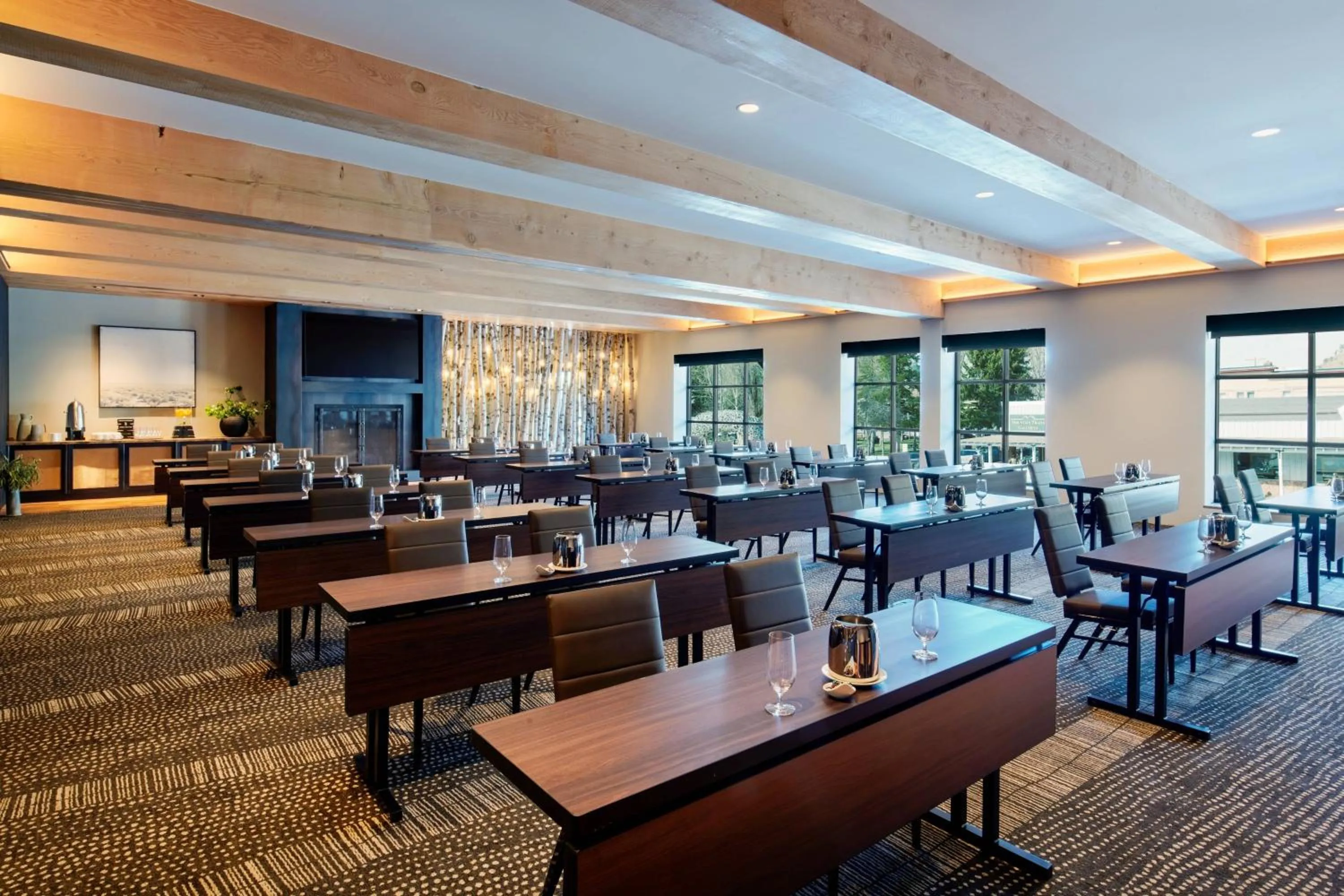 Meeting/conference room in The Cloudveil, Autograph Collection