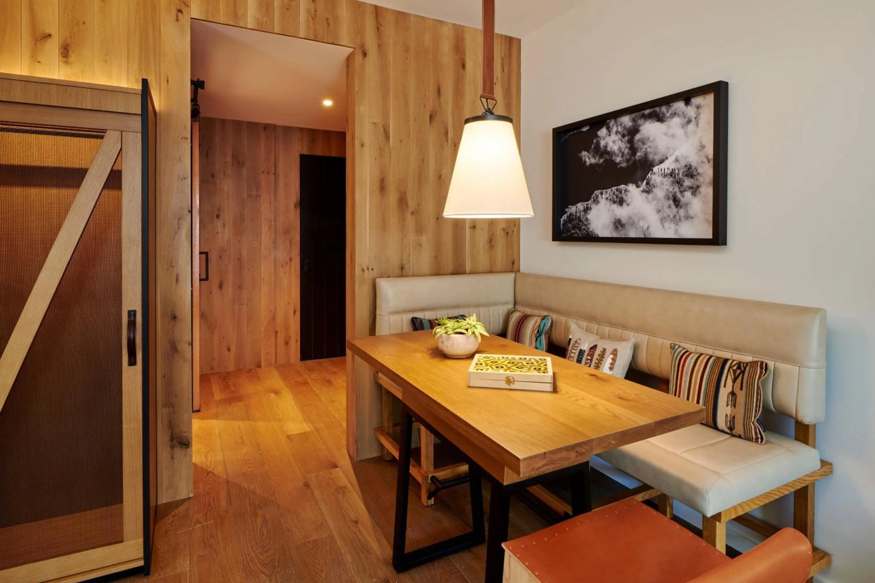 Bedroom in The Cloudveil, Autograph Collection