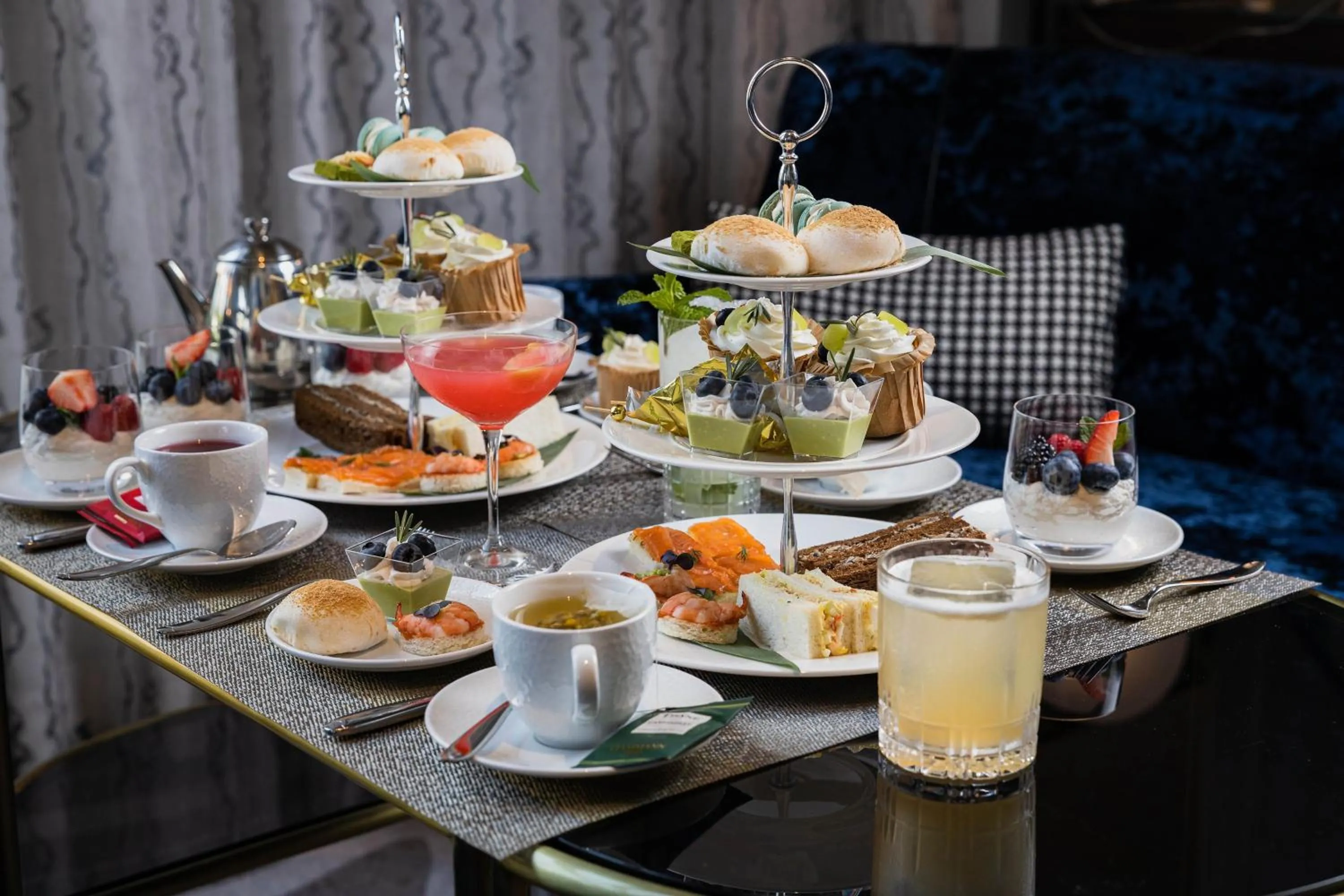 Restaurant/places to eat in Le Meridien Pasadena Arcadia