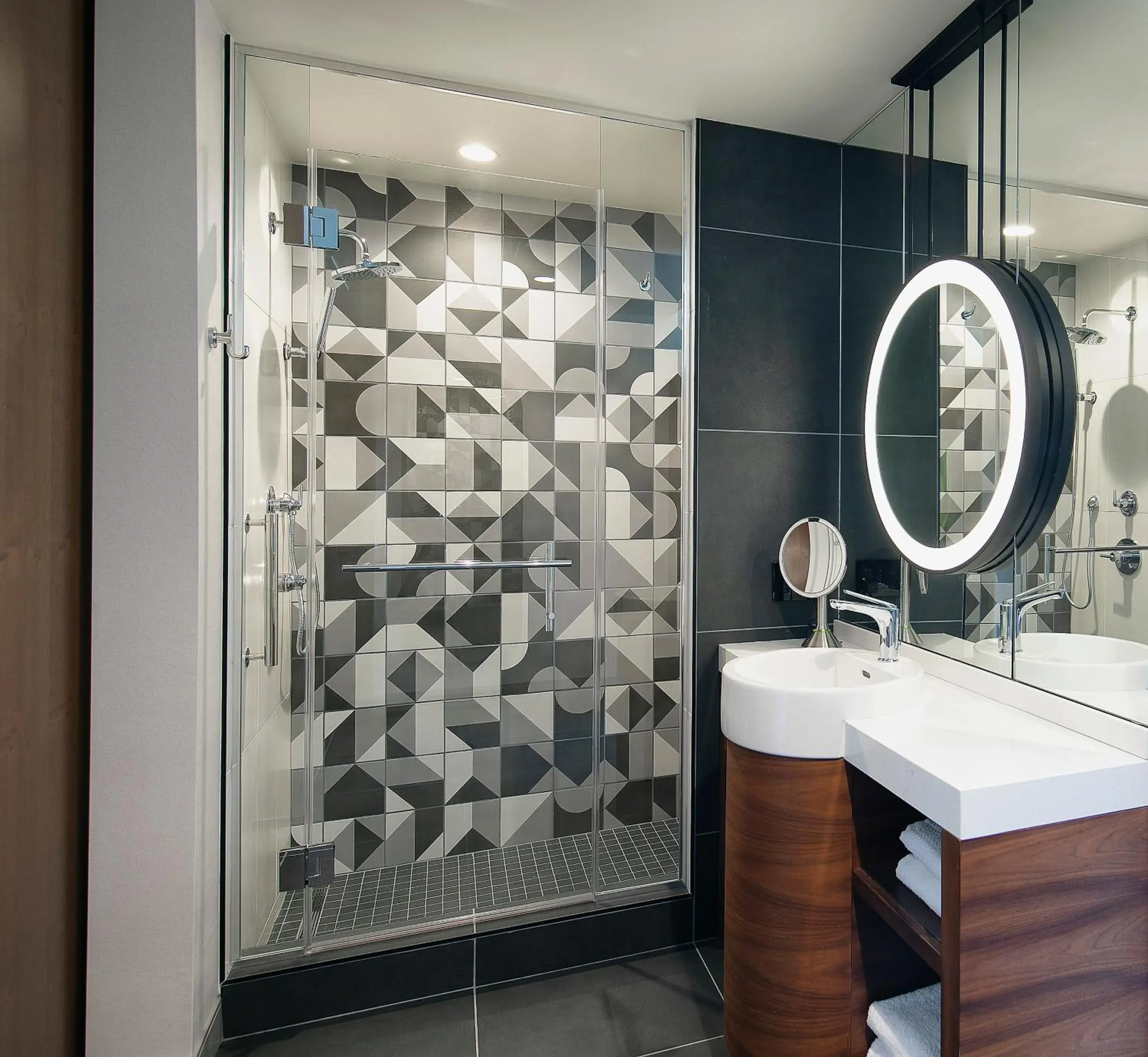 Classic Guest room with 2 Queen in Le Meridien Pasadena Arcadia Classic Guest room with 2 Queen in Le Meridien Pasadena Arcadia