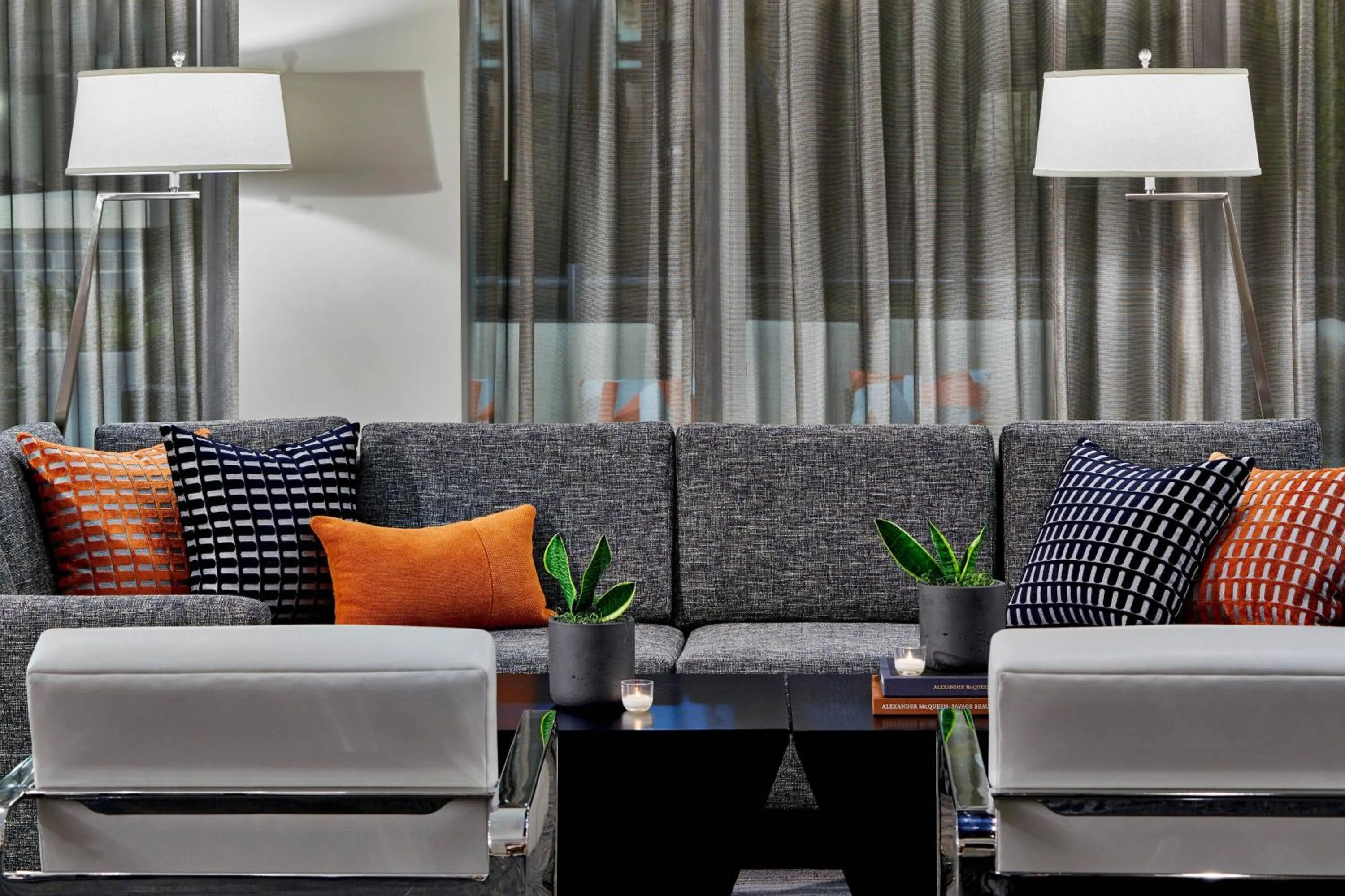 Lounge or bar in AC Hotel by Marriott Tuscaloosa Downtown