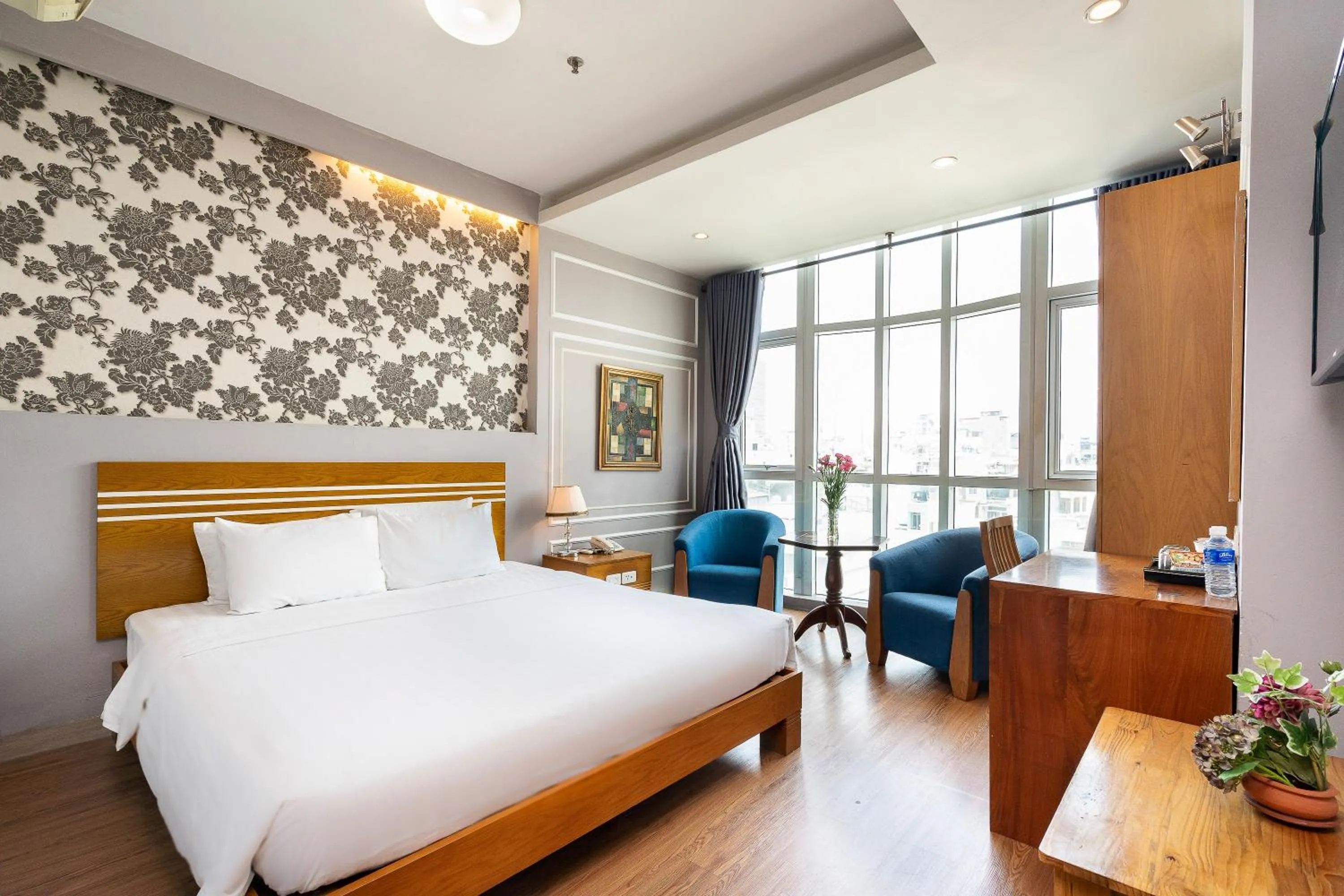 Photo of the whole room, Bed in Lucky Star Hotel 266 De Tham