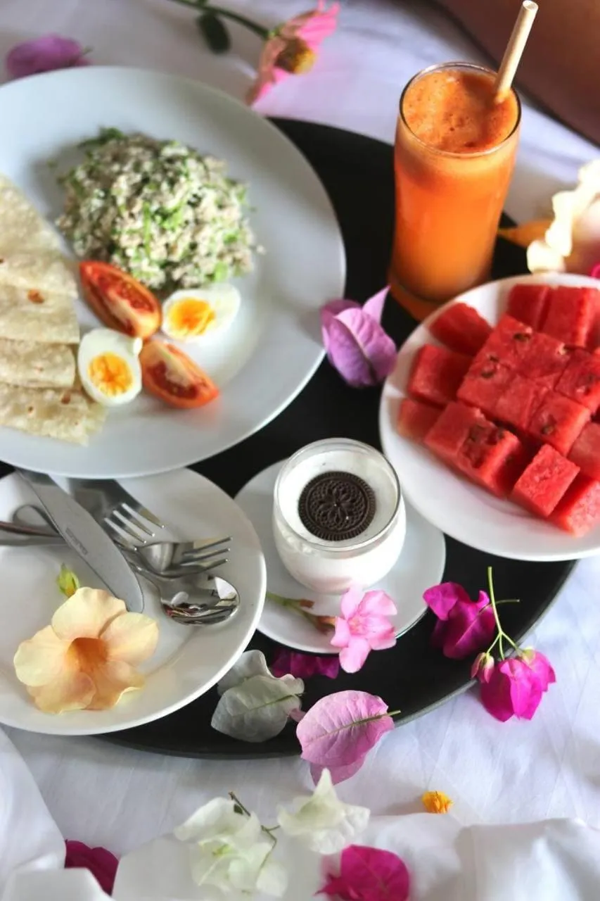 Breakfast in Dacha Thoddoo