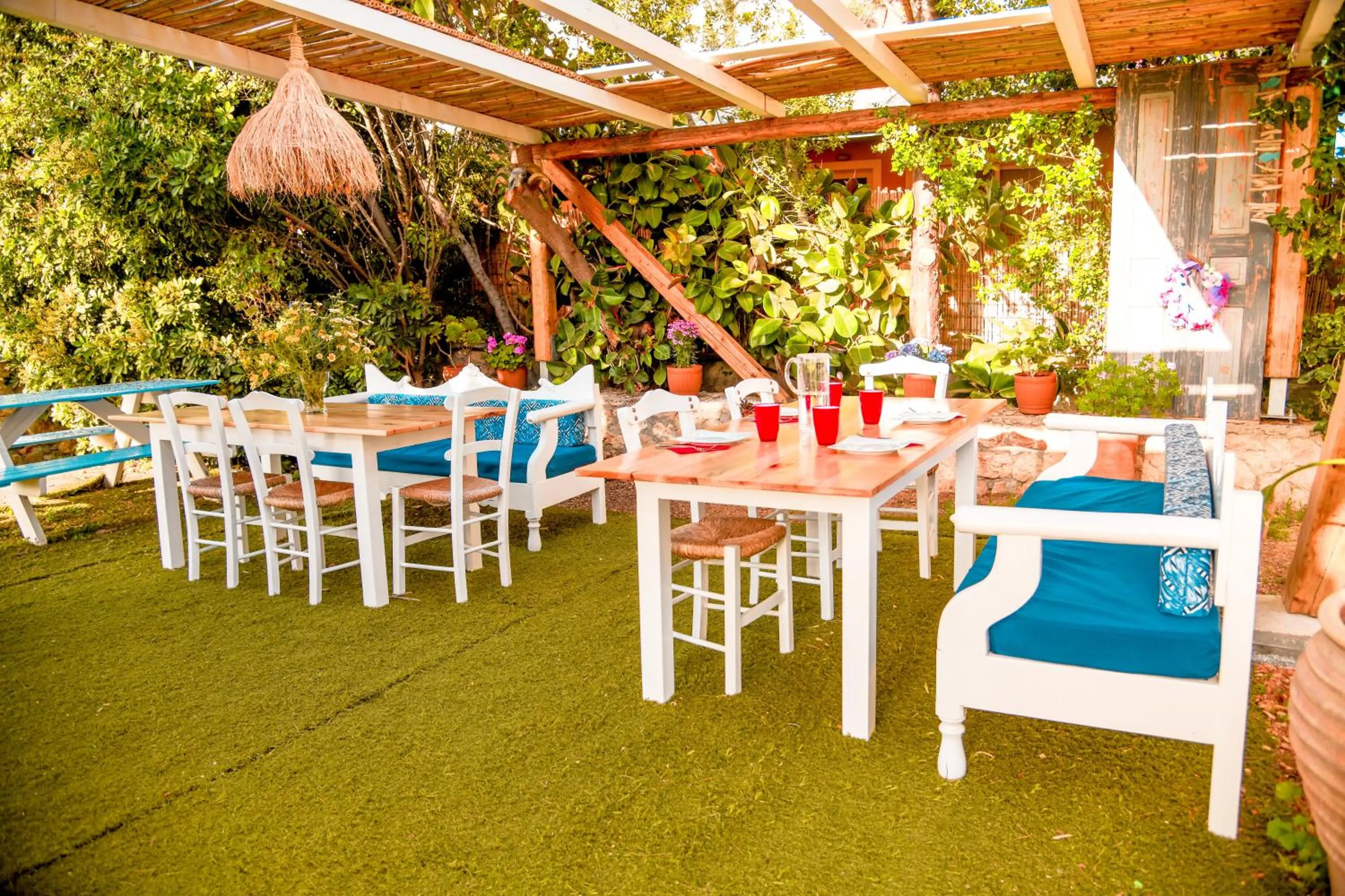 Restaurant/places to eat in Aegean Apartments