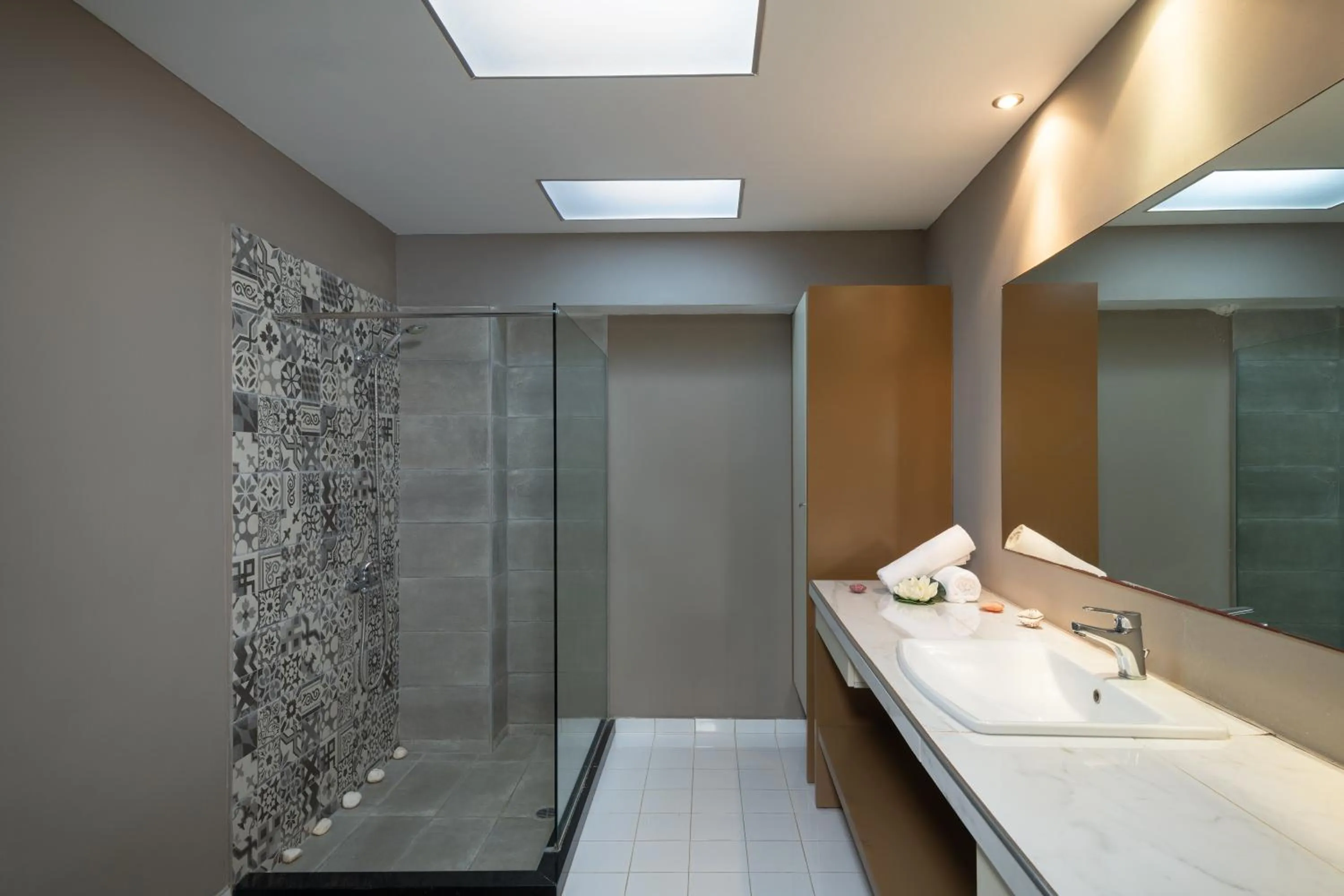 Bathroom, Bed in Aegean Apartments