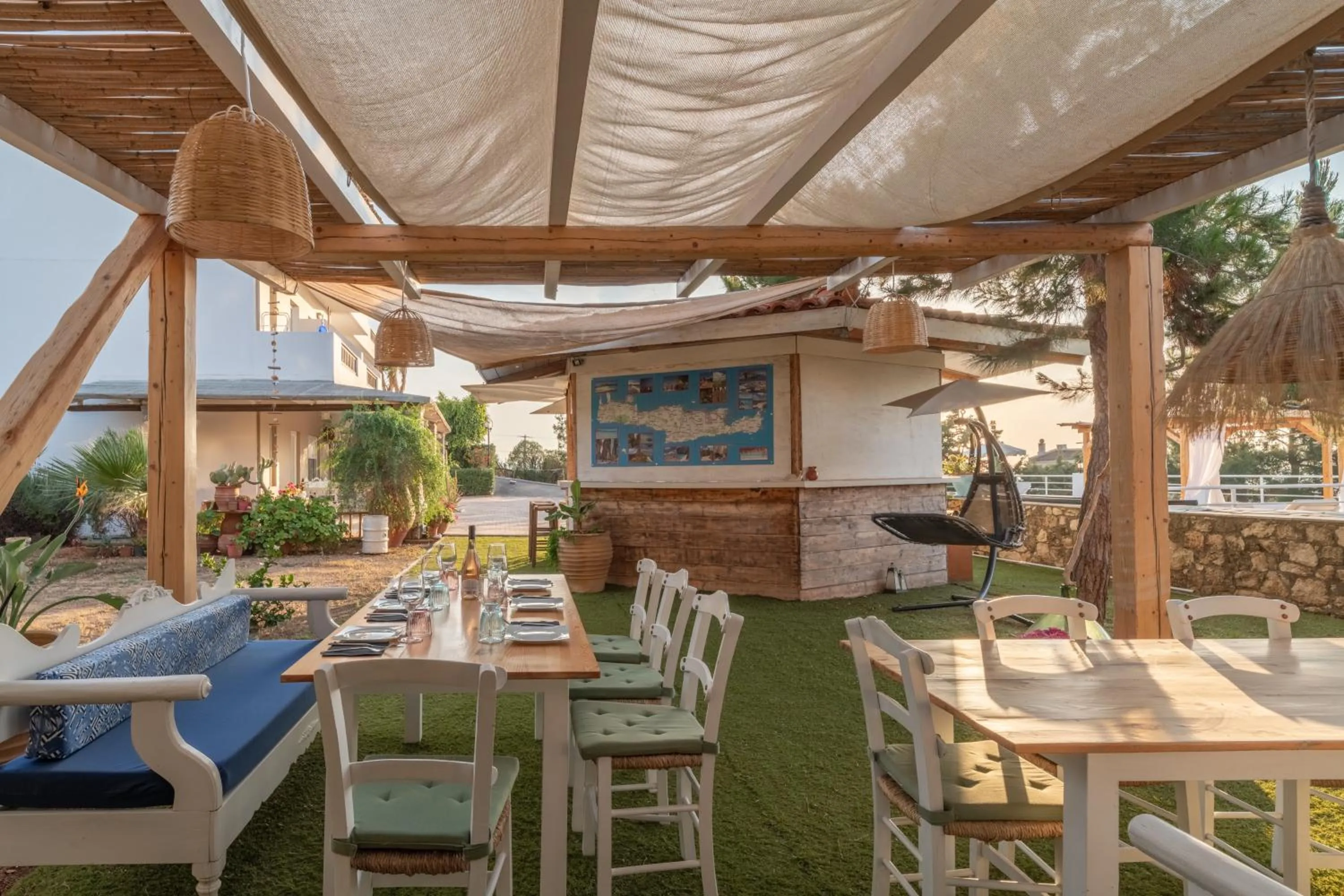 Restaurant/places to eat in Aegean Apartments