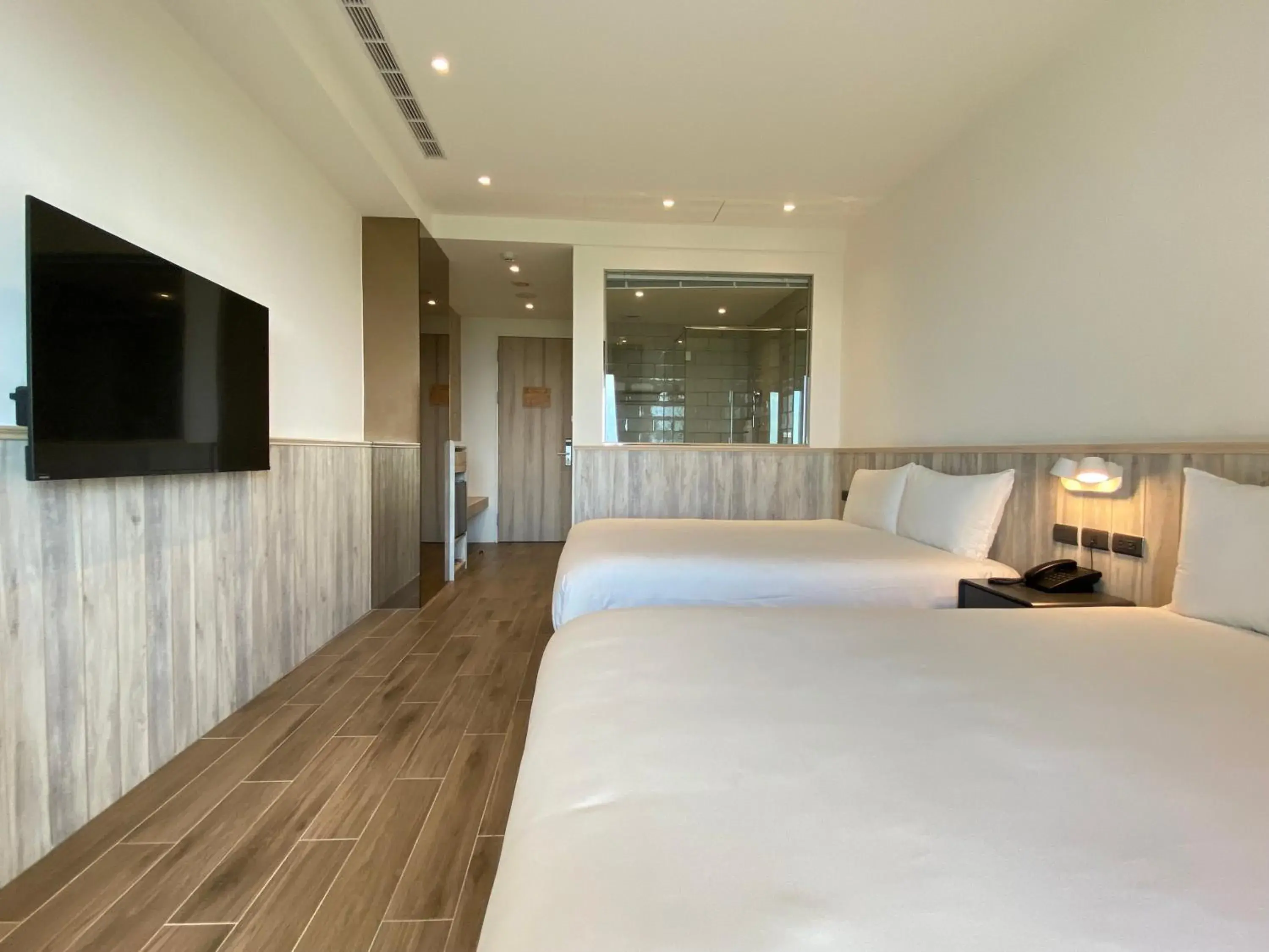 Quadruple Room with Private Bathroom in Shineworld 11 Quadruple Room with Private Bathroom in Shineworld 11