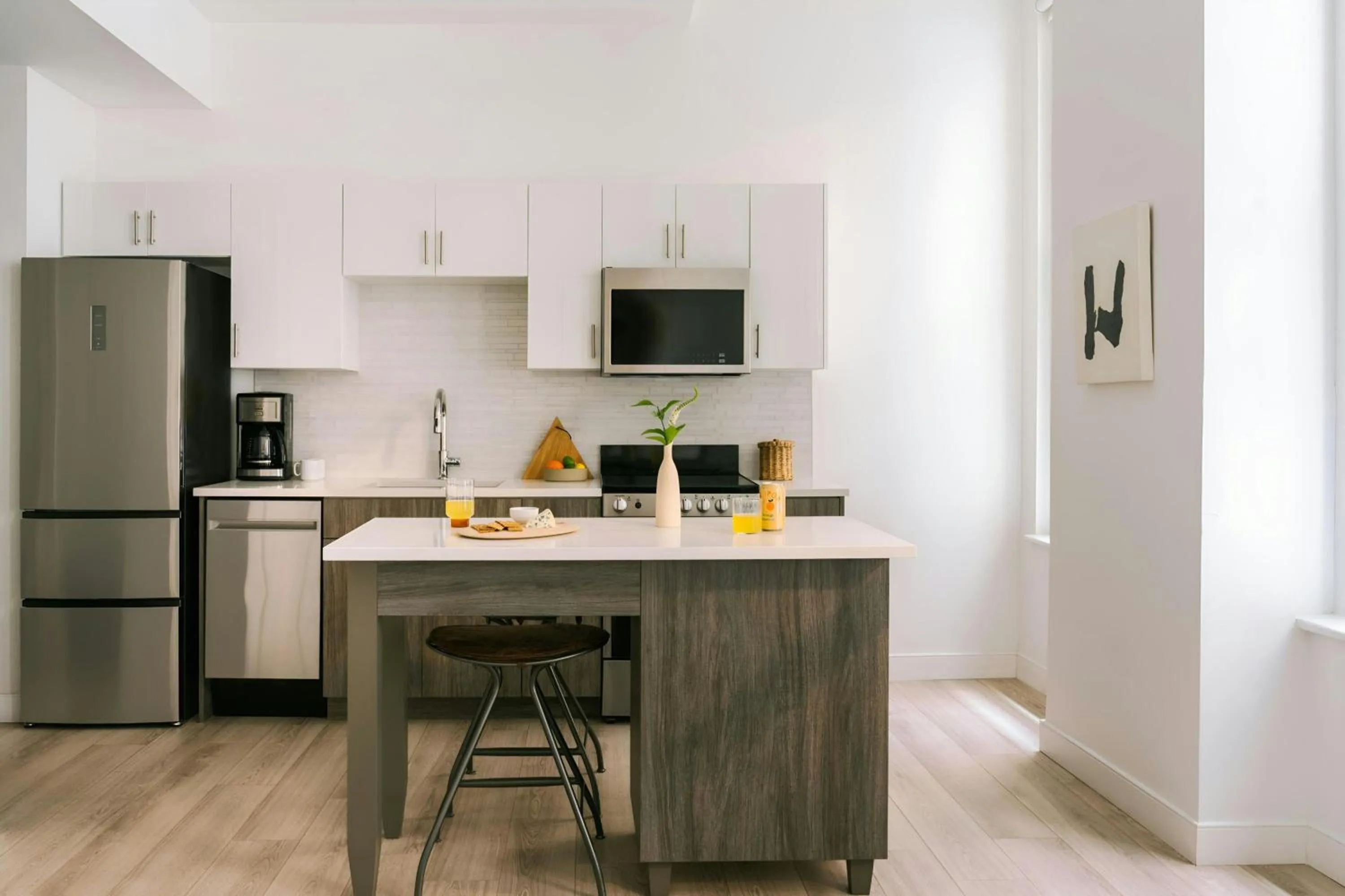 Kitchen or kitchenette in Sonder by Marriott Bonvoy The Witherspoon Apartments Center City