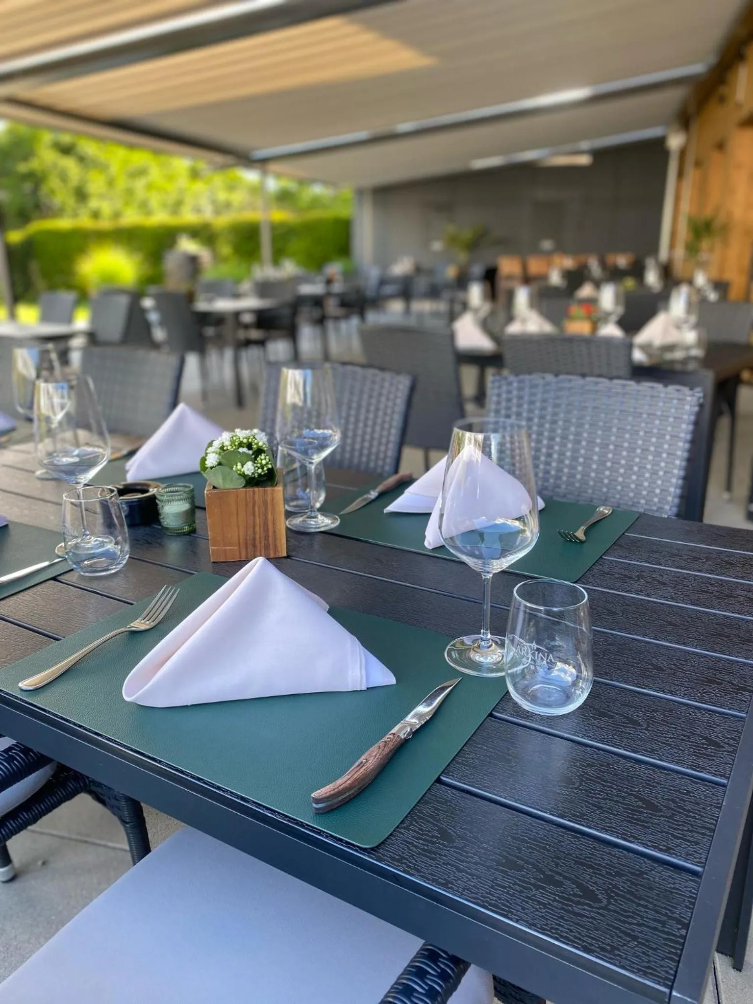 Restaurant/places to eat in Guesthouse Meitschi Thun - contactless self check-in