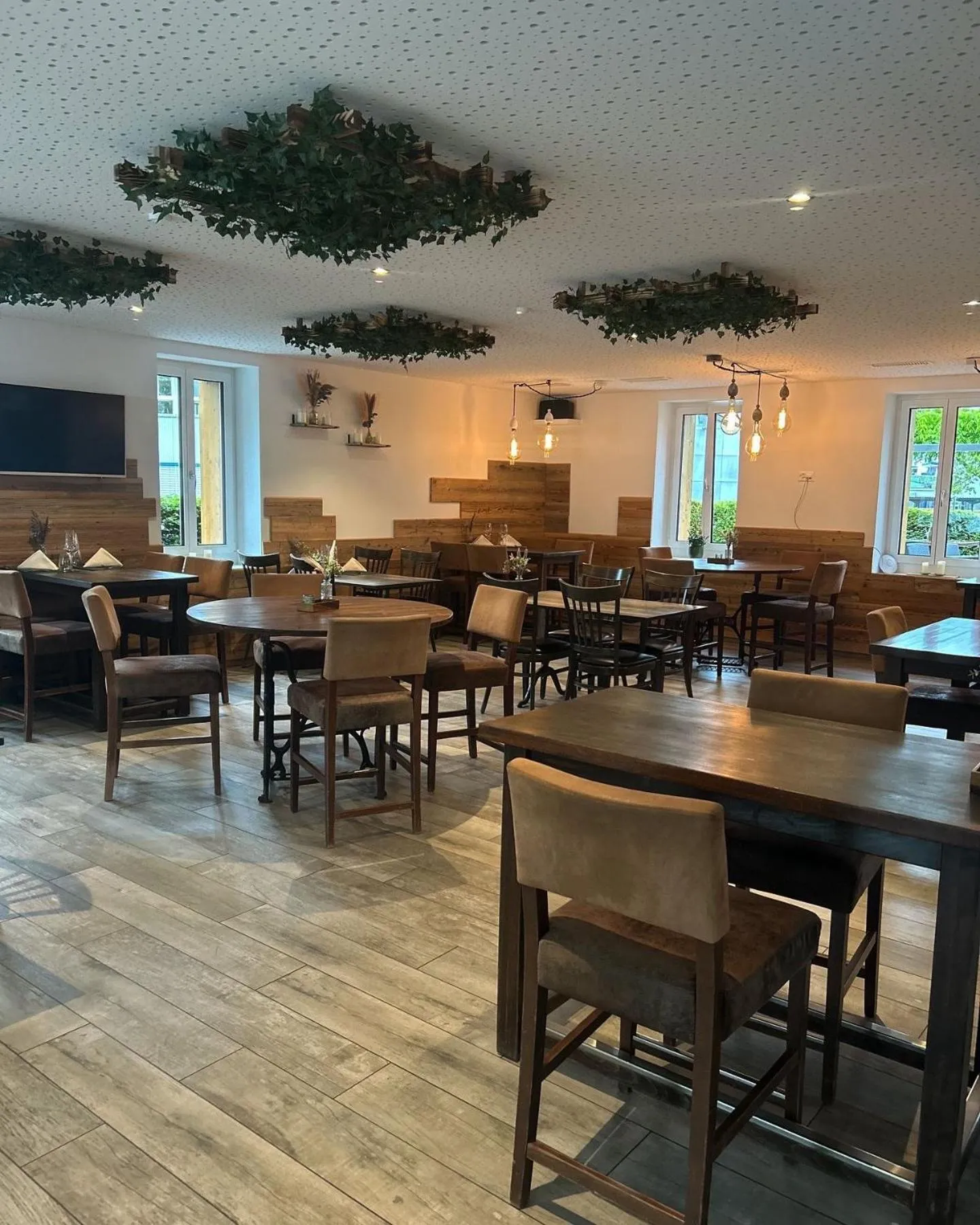 Restaurant/places to eat in Guesthouse Meitschi Thun - contactless self check-in