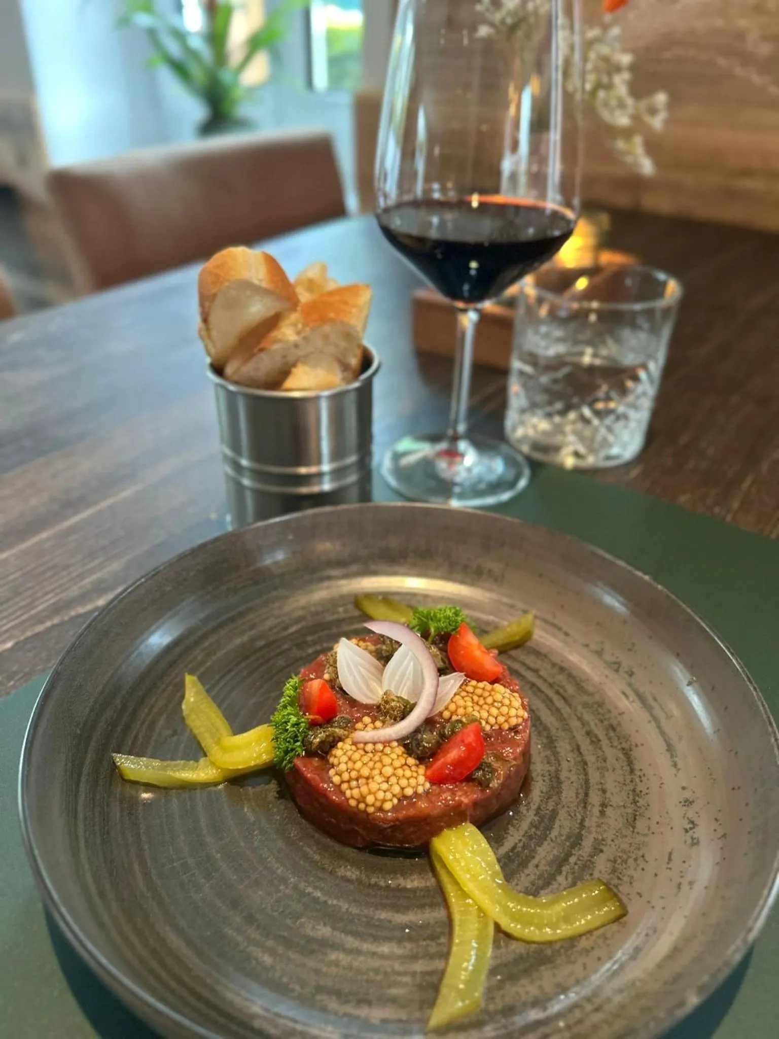 Restaurant/places to eat in Guesthouse Meitschi Thun - contactless self check-in