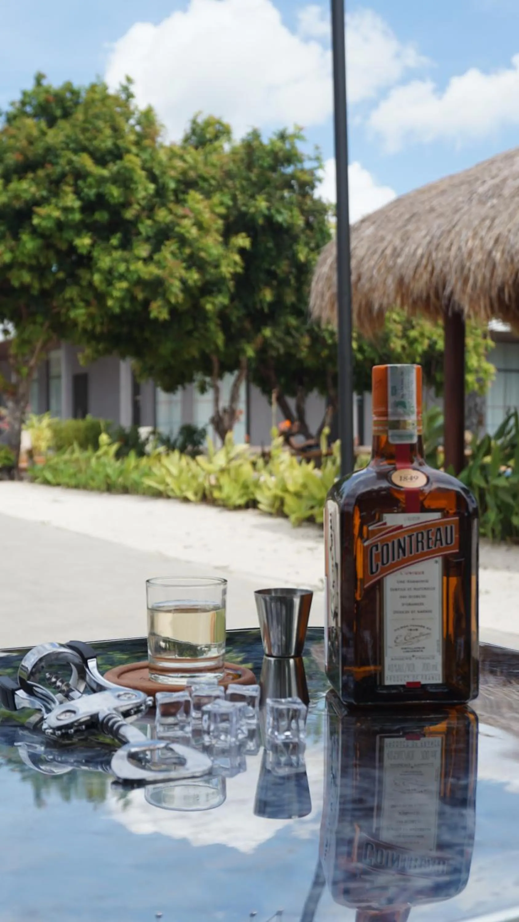 Lounge or bar in Kambaniru Beach Hotel and Resort