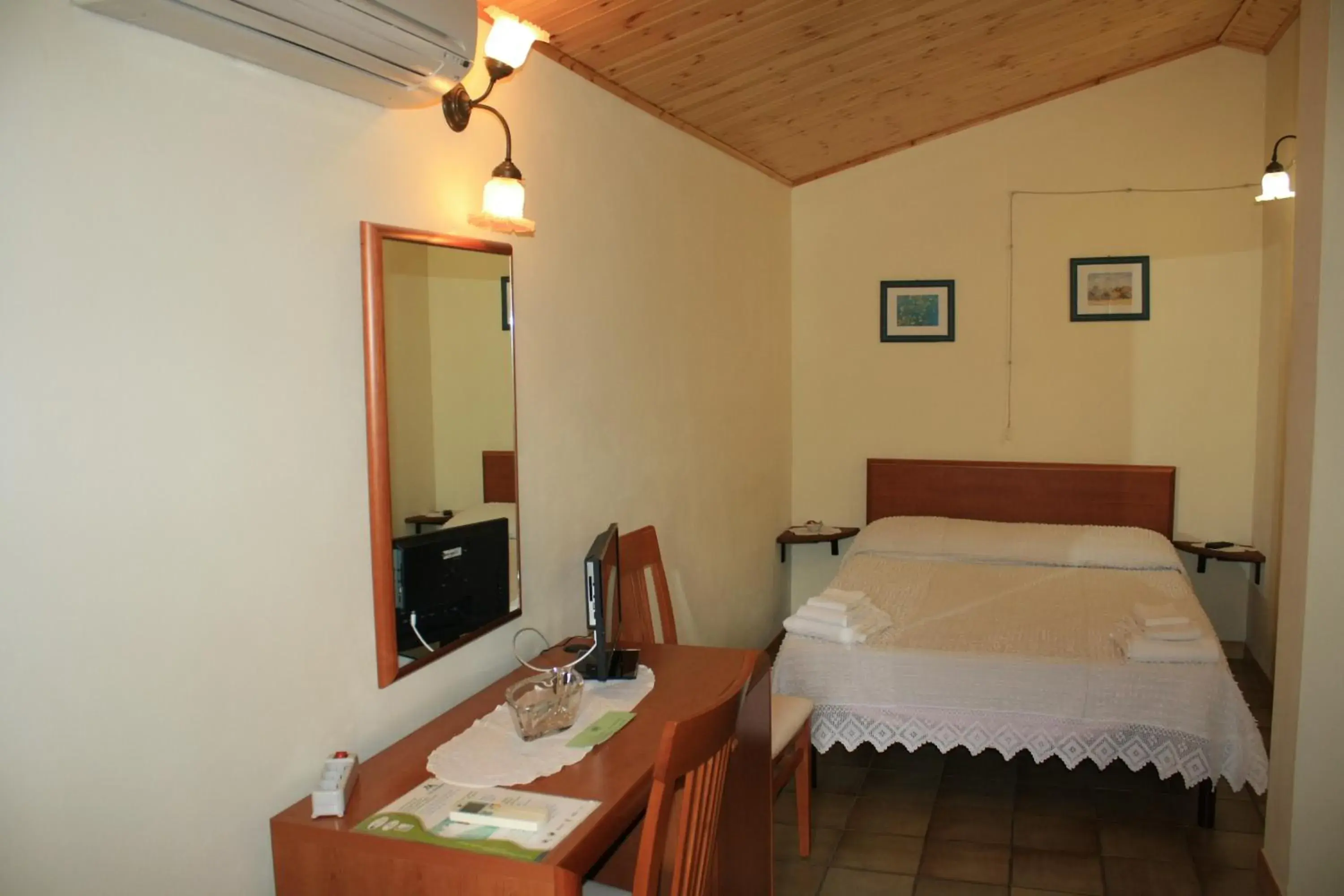 Deluxe Double or Twin Room in B&B Villa Calagioli Deluxe Double or Twin Room in B&B Villa Calagioli