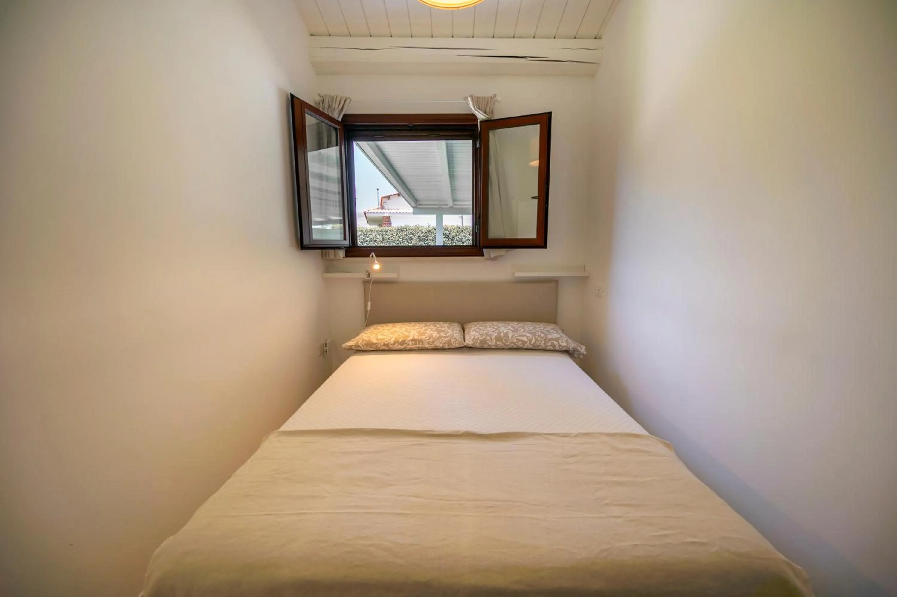 Bed in Villa Dolmen Beach