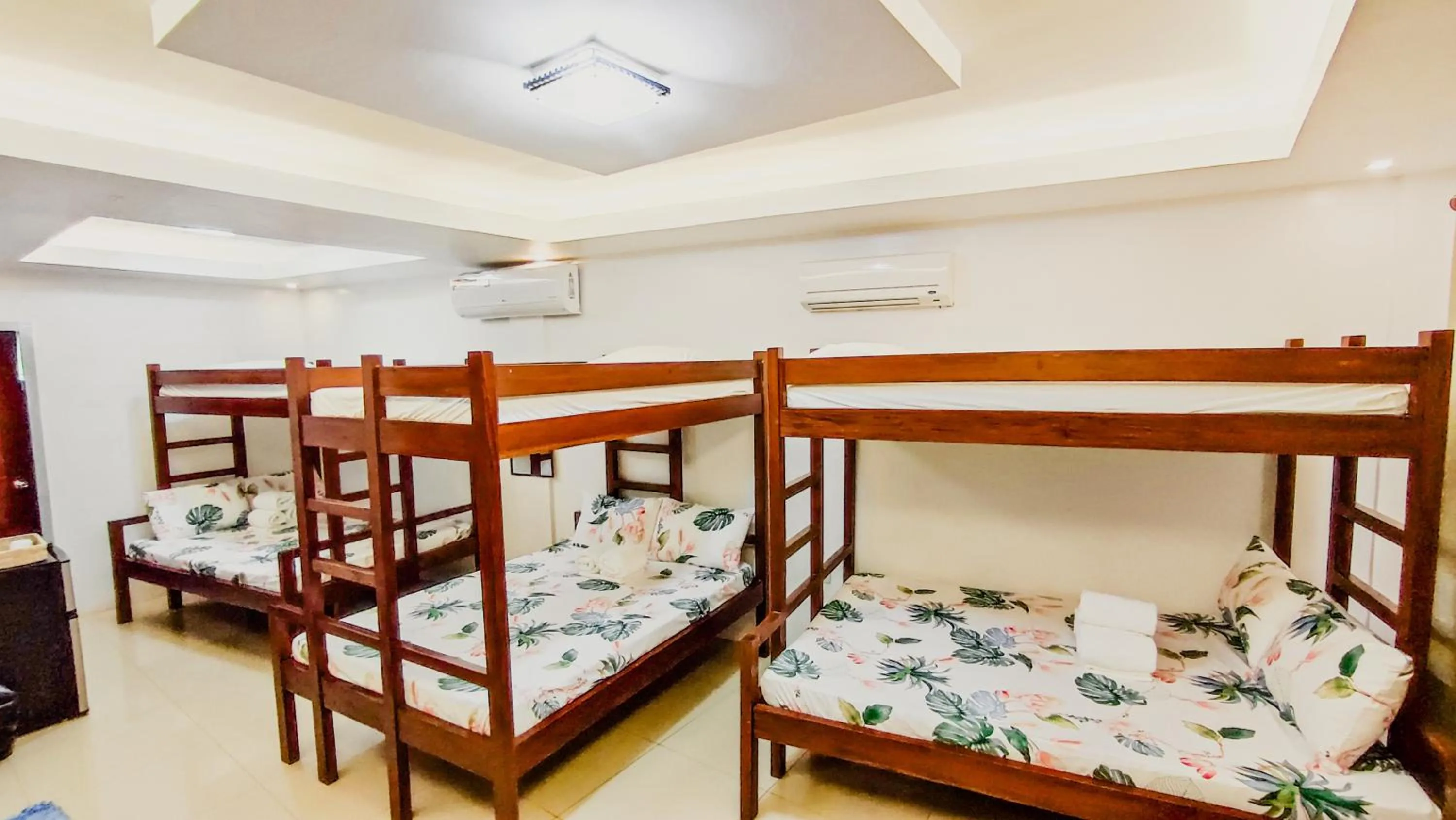 bunk bed, Bed in Youhan Beach Resort