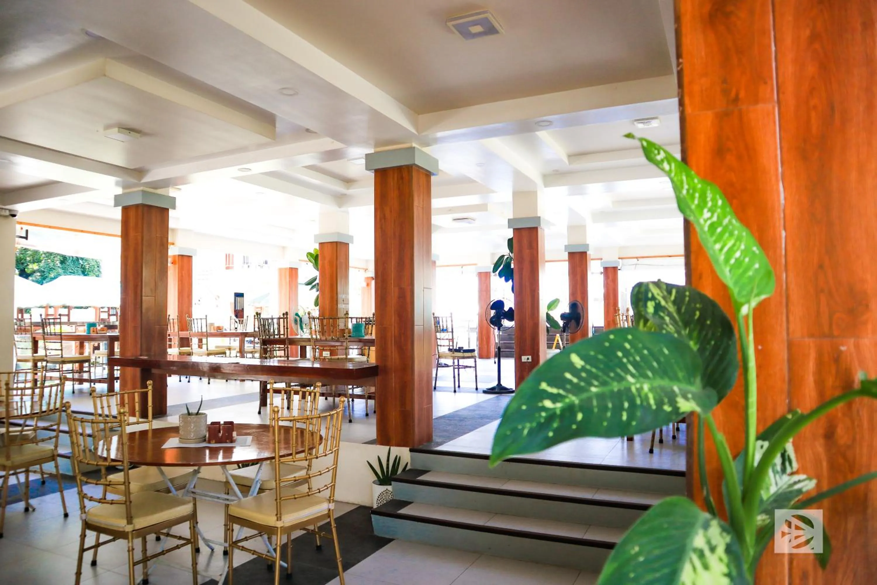 Restaurant/places to eat in Youhan Beach Resort