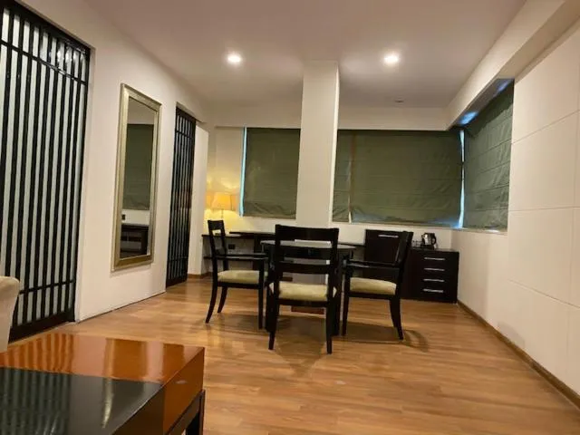 Ebony Boutique Hotel