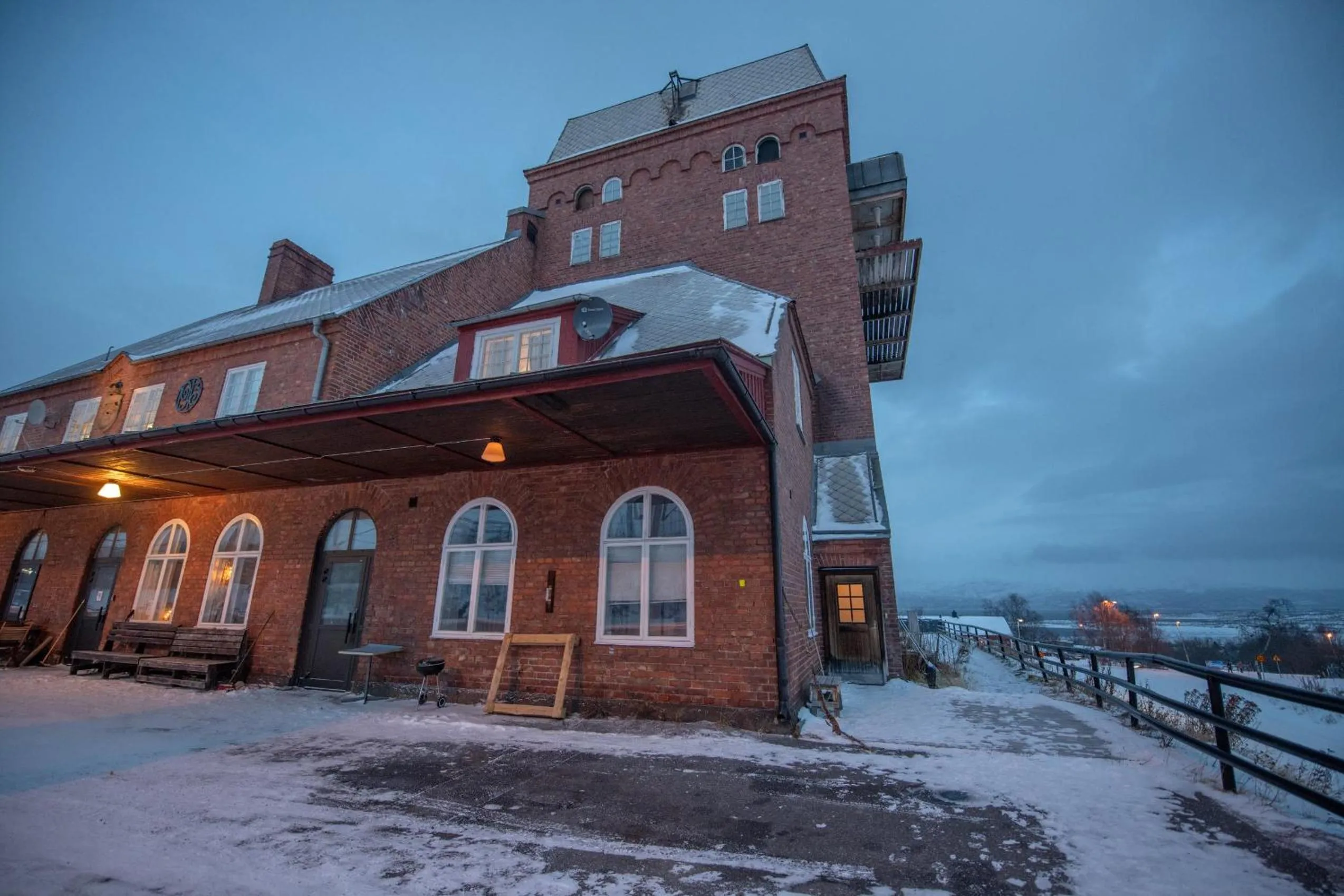 Abisko Guesthouse & Activities