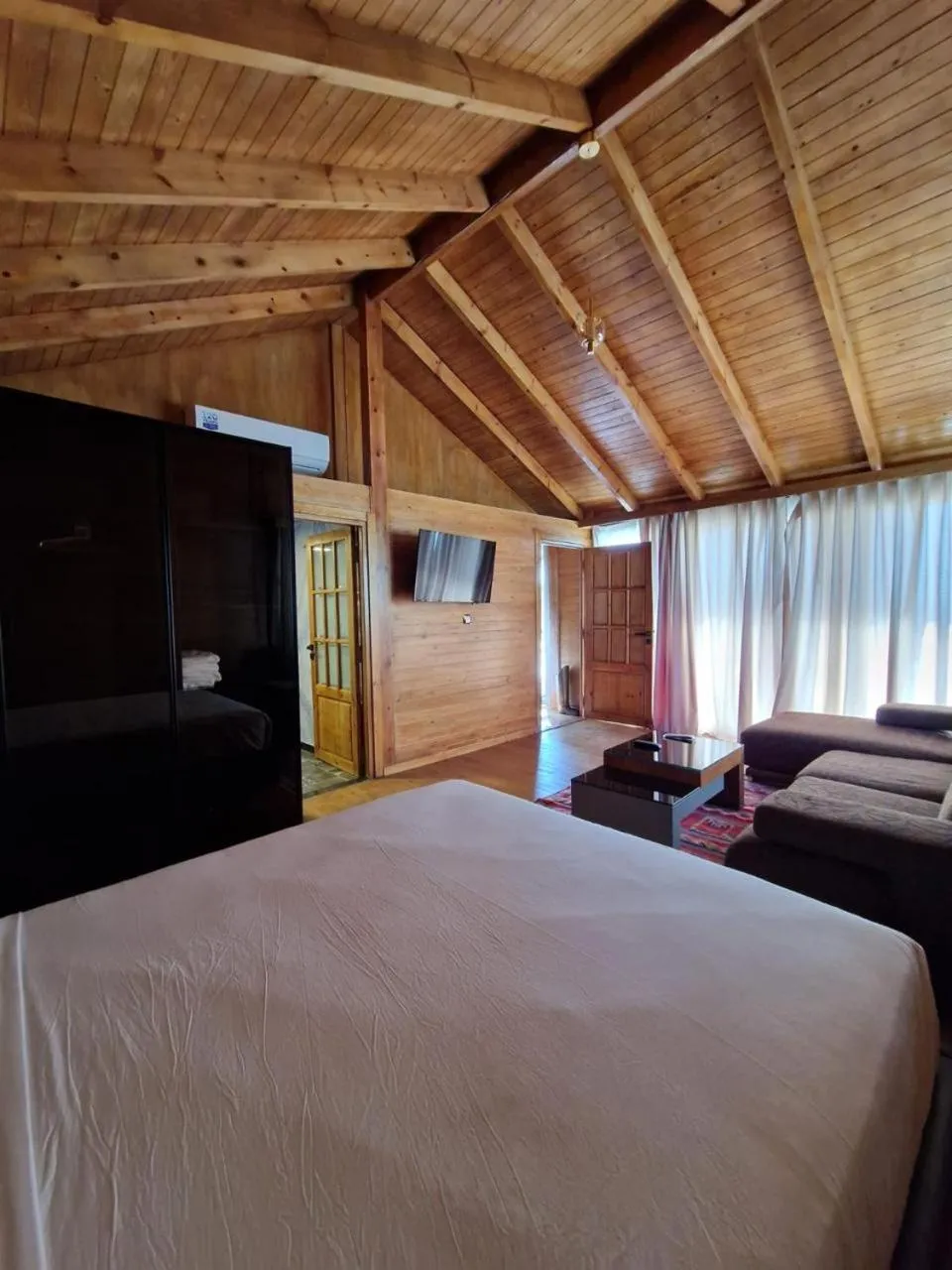 Bed in Mnar Park aqua park