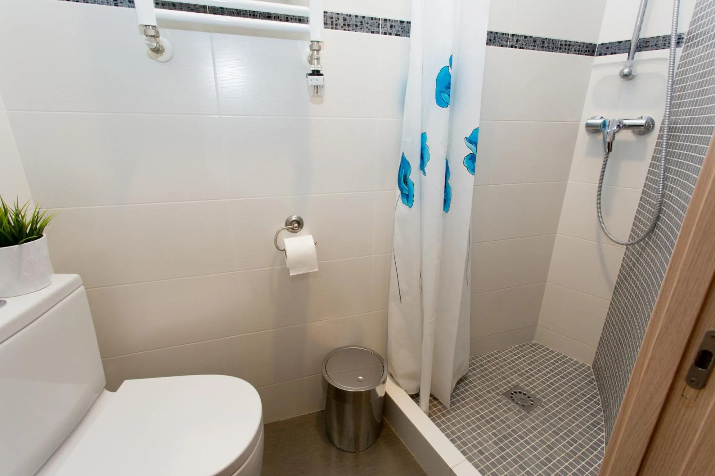 Bathroom in Hostal Excellence