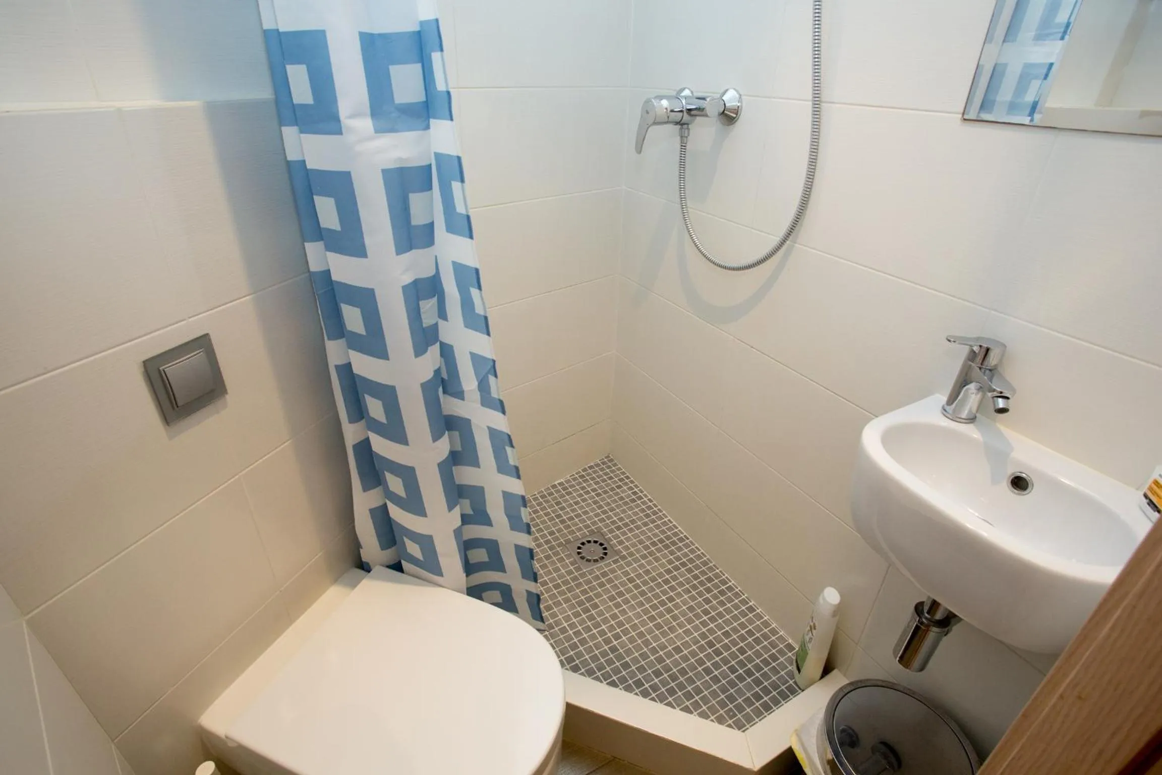 Bathroom in Hostal Excellence