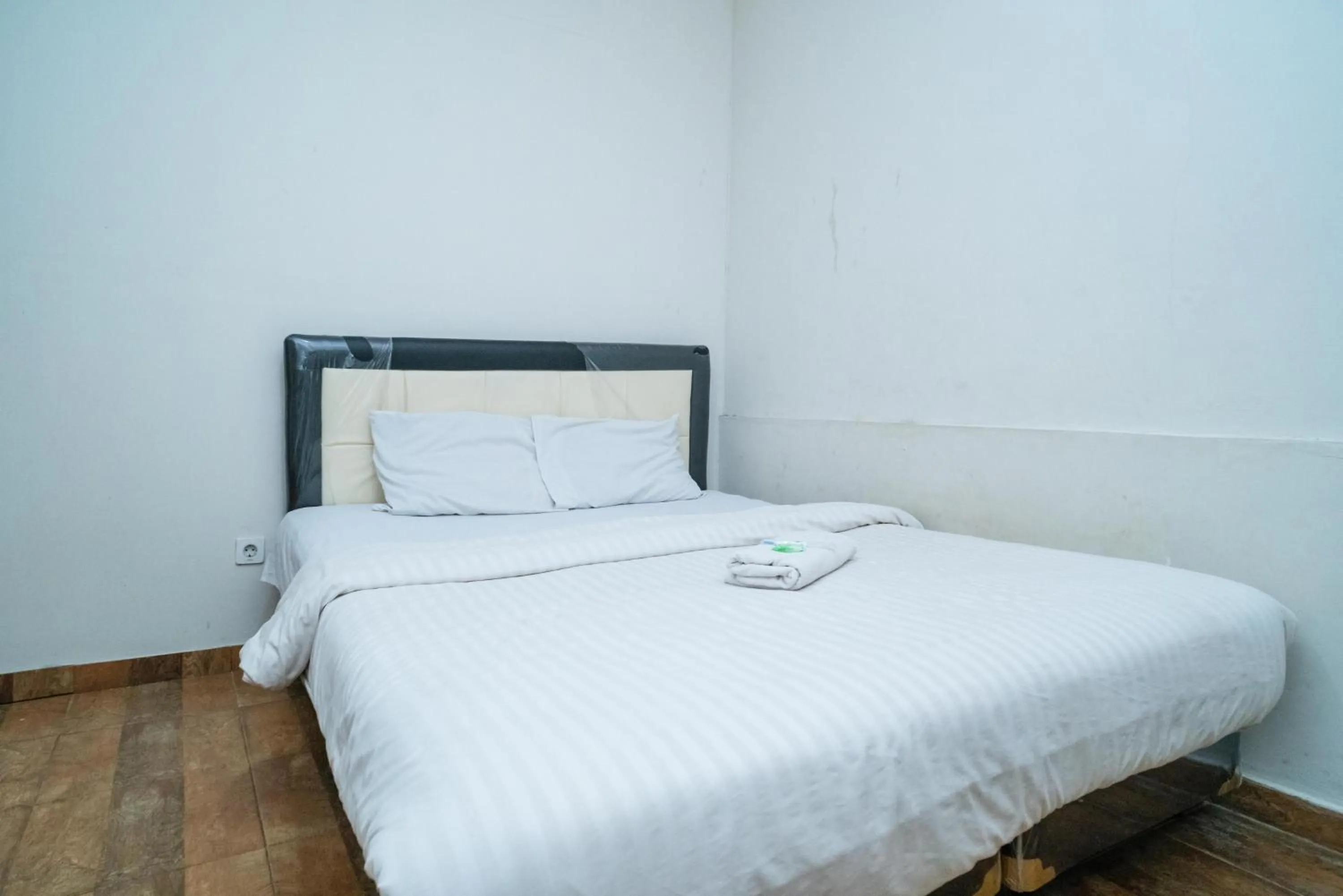 Standard Double Room - single occupancy in 77 Guest House Serpong Mitra RedDoorz