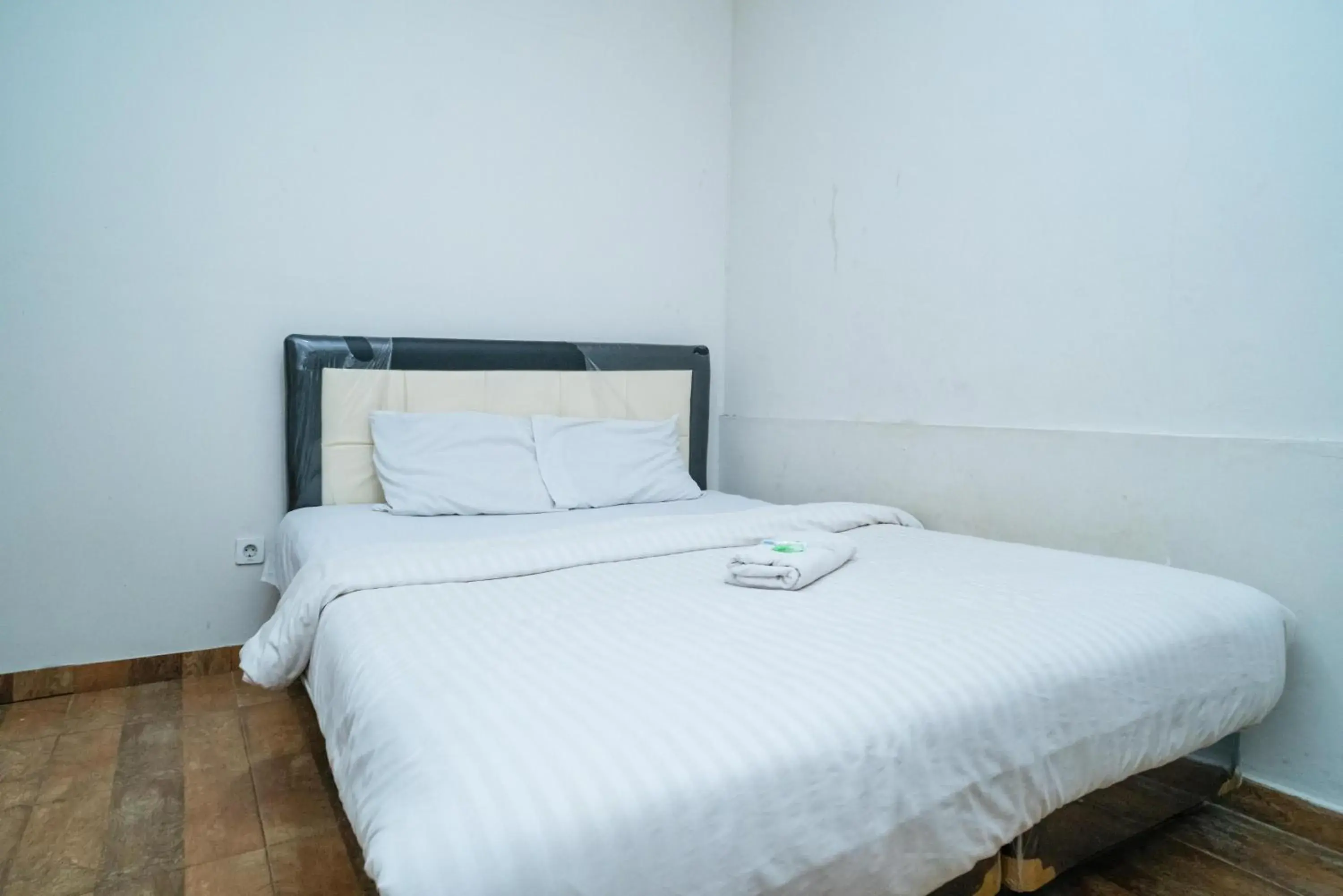 77 Guest House Serpong Mitra RedDoorz 77 Guest House Serpong Mitra RedDoorz