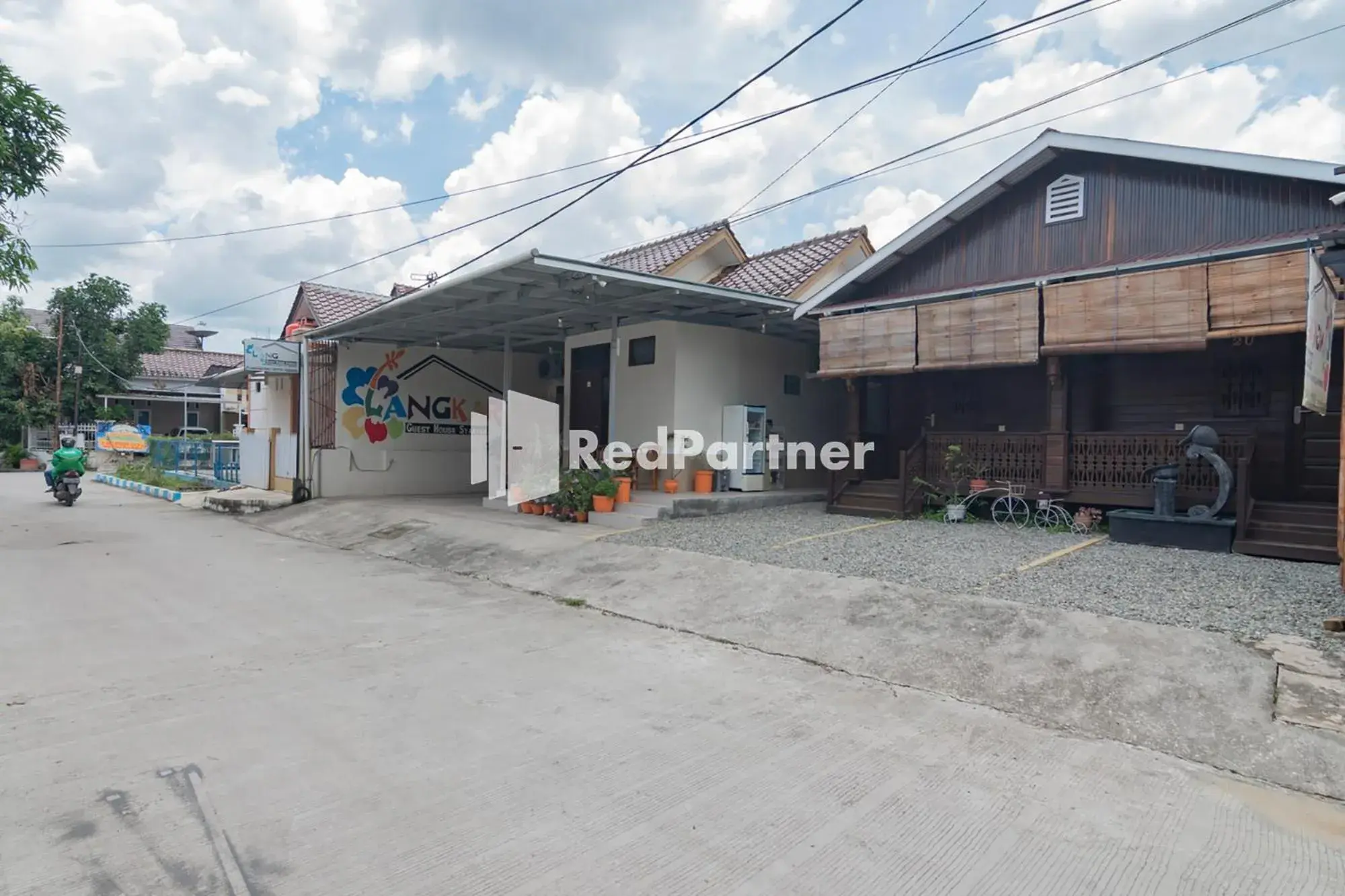 View (from property/room) in Langkar Guest House Syariah Mitra RedDoorz View (from property/room) in Langkar Guest House Syariah Mitra RedDoorz