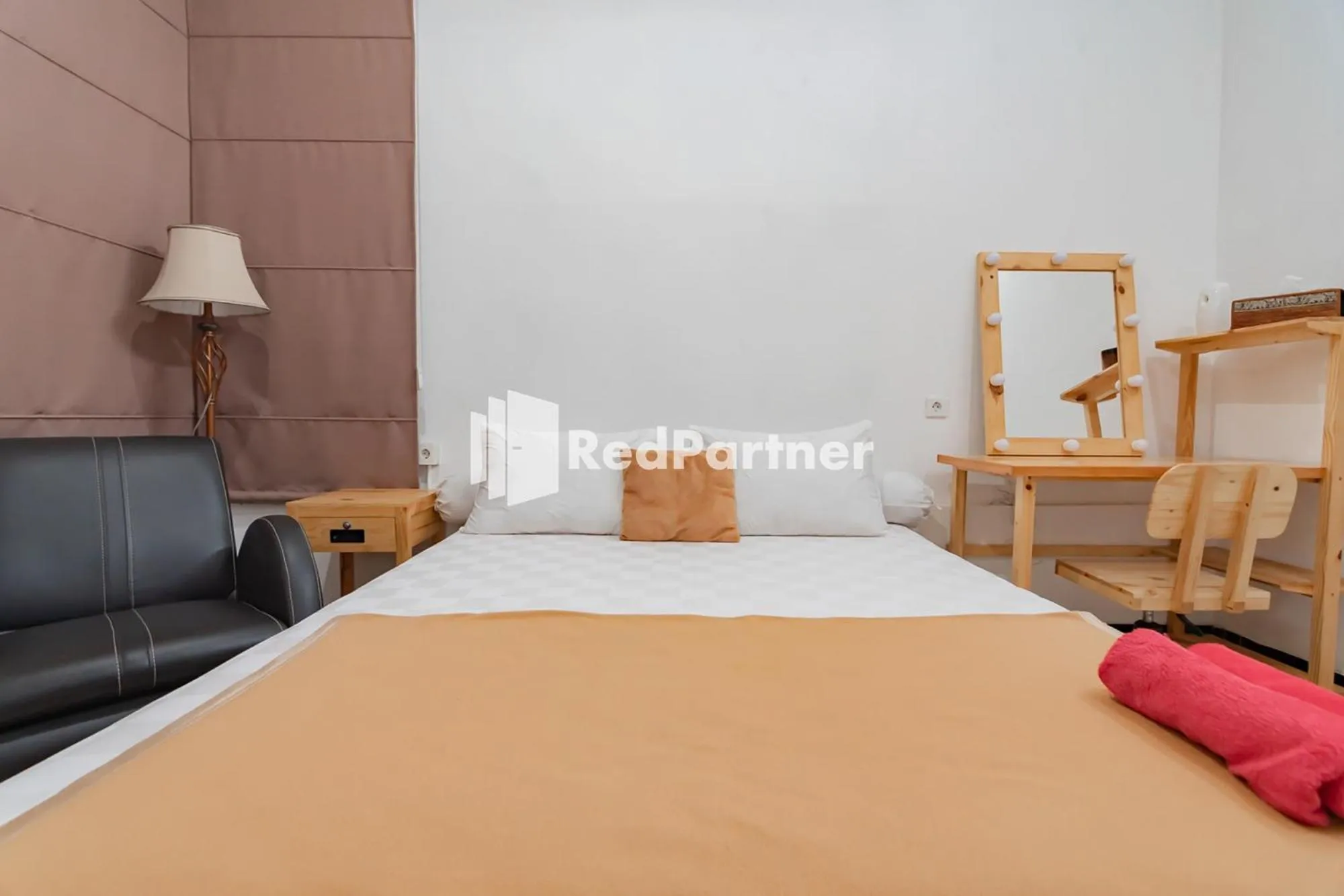 Bedroom, Bed in Langkar Guest House Syariah Mitra RedDoorz