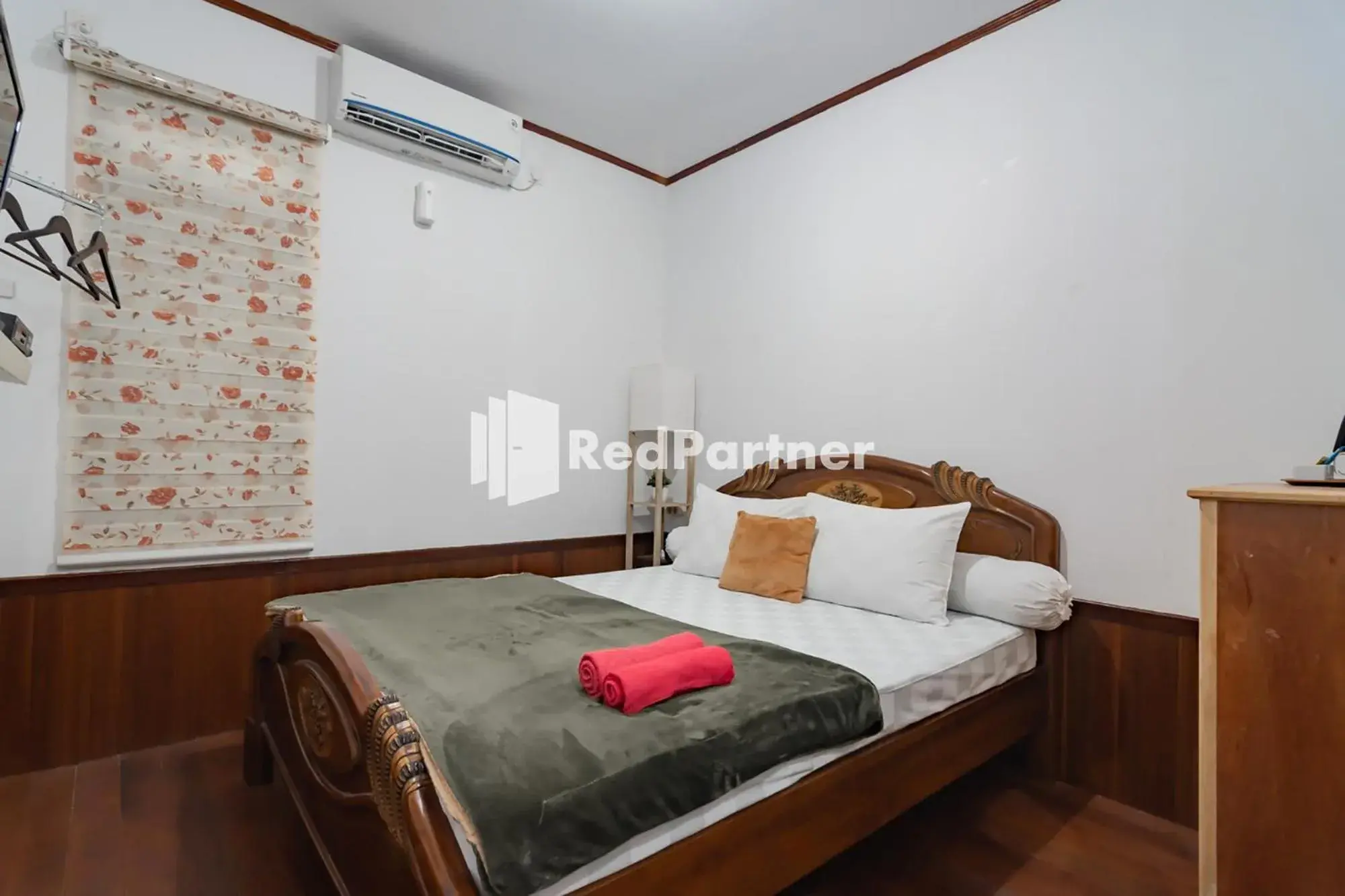 Bedroom, Bed in Langkar Guest House Syariah Mitra RedDoorz Bedroom, Bed in Langkar Guest House Syariah Mitra RedDoorz