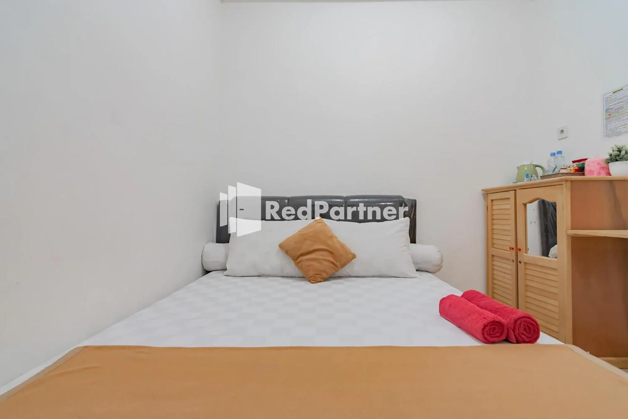 Bedroom, Bed in Langkar Guest House Syariah Mitra RedDoorz