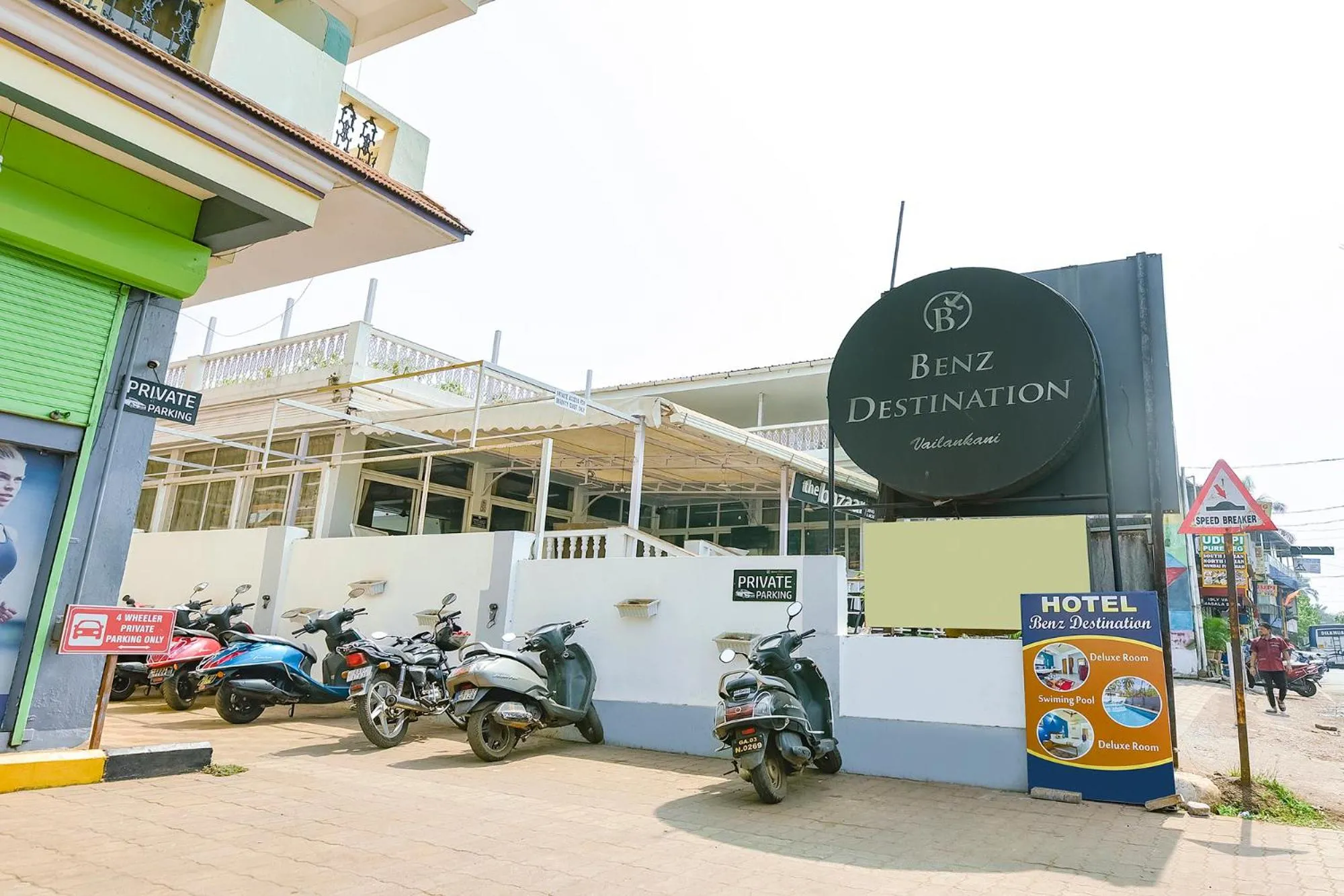 Parking in FabHotel Benz Destination - 700m Candolim Beach