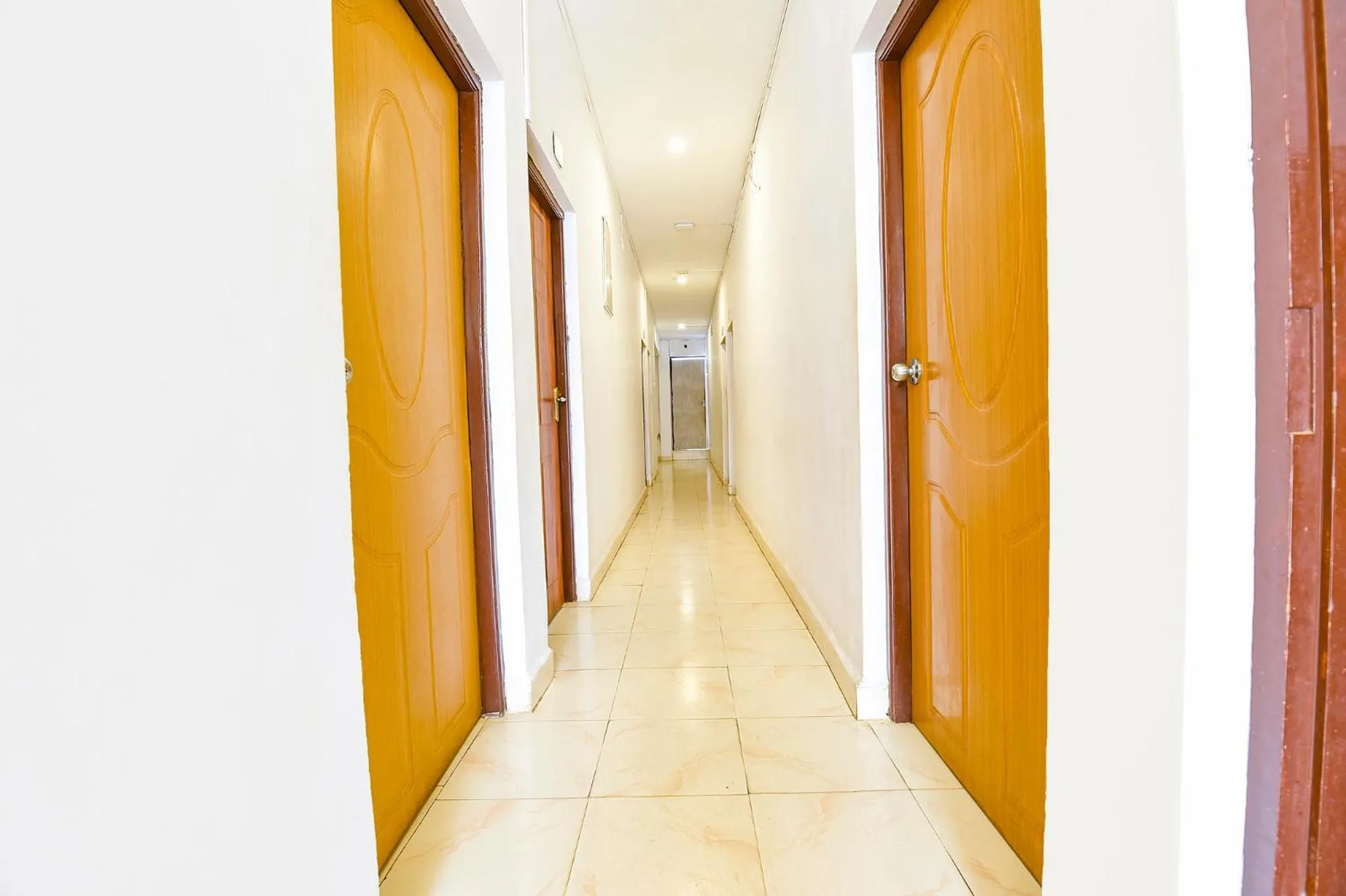 Lobby or reception in FabHotel Benz Destination - 700m Candolim Beach