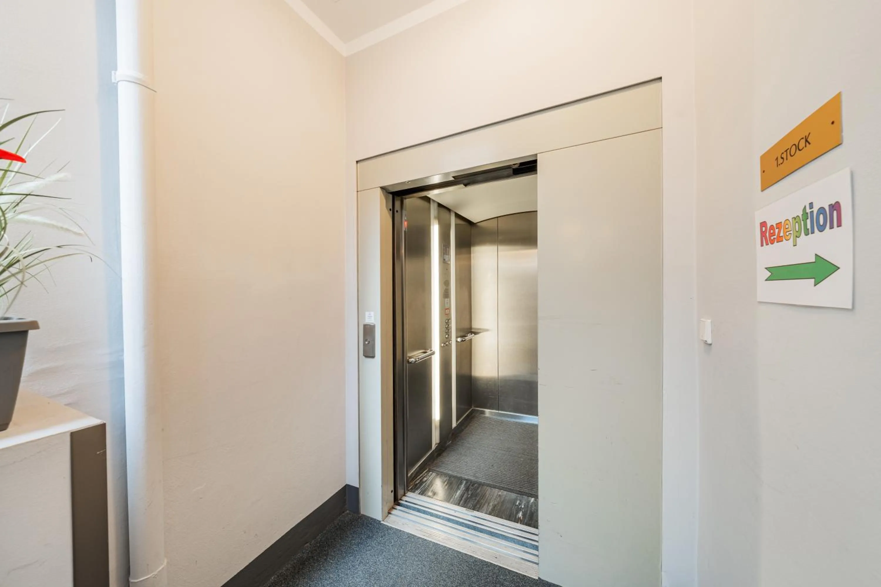 elevator in Serviced Apartments Josefstadt City