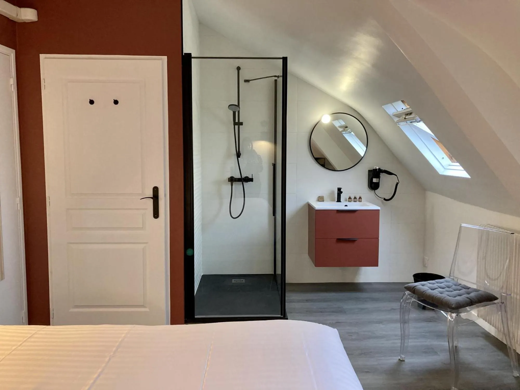 Bathroom, Bed in Le Clos du Roc