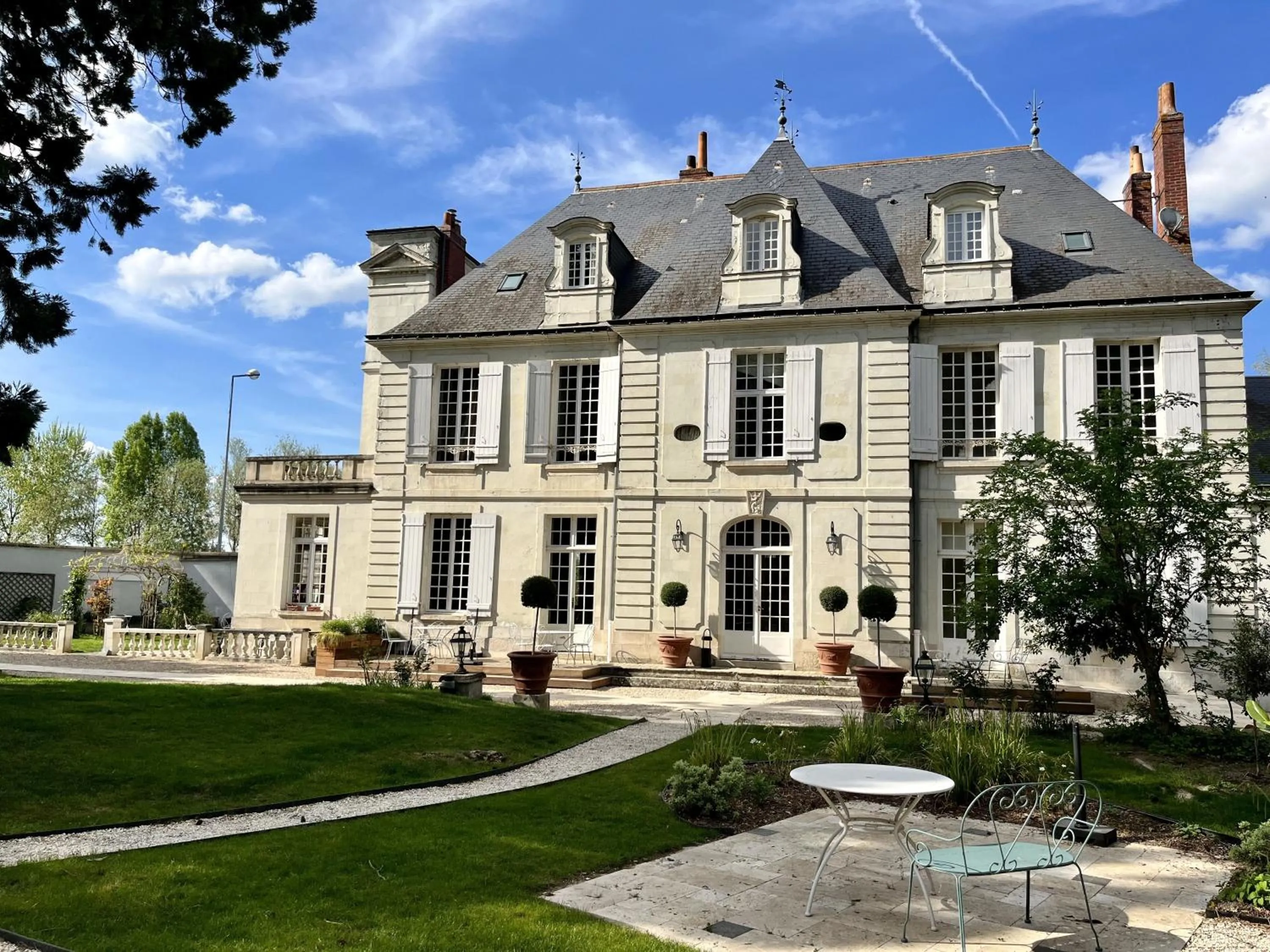 Property building in Le Clos du Roc