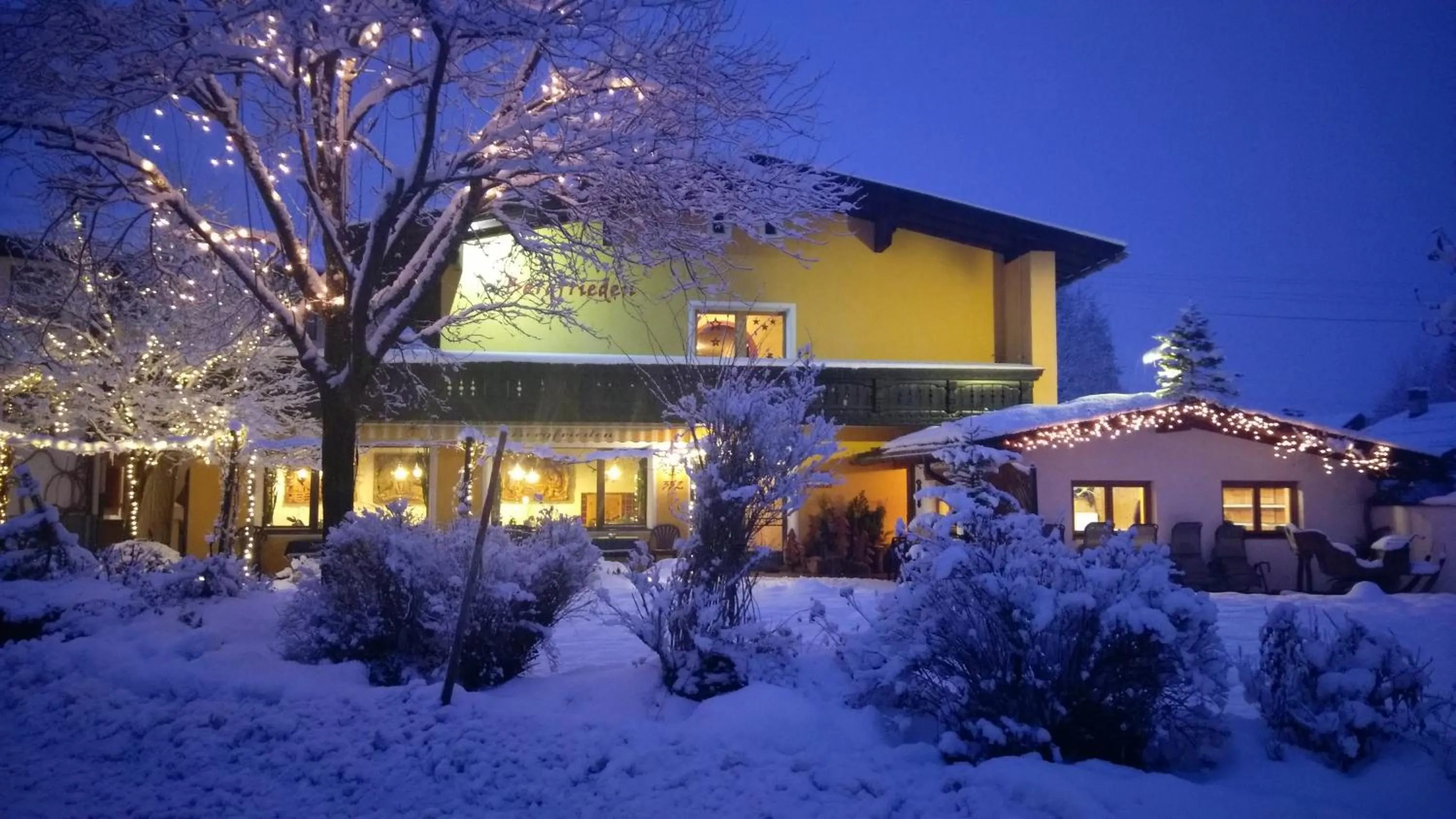 Facade/entrance in Bergfrieden Leutasch/Seefeld