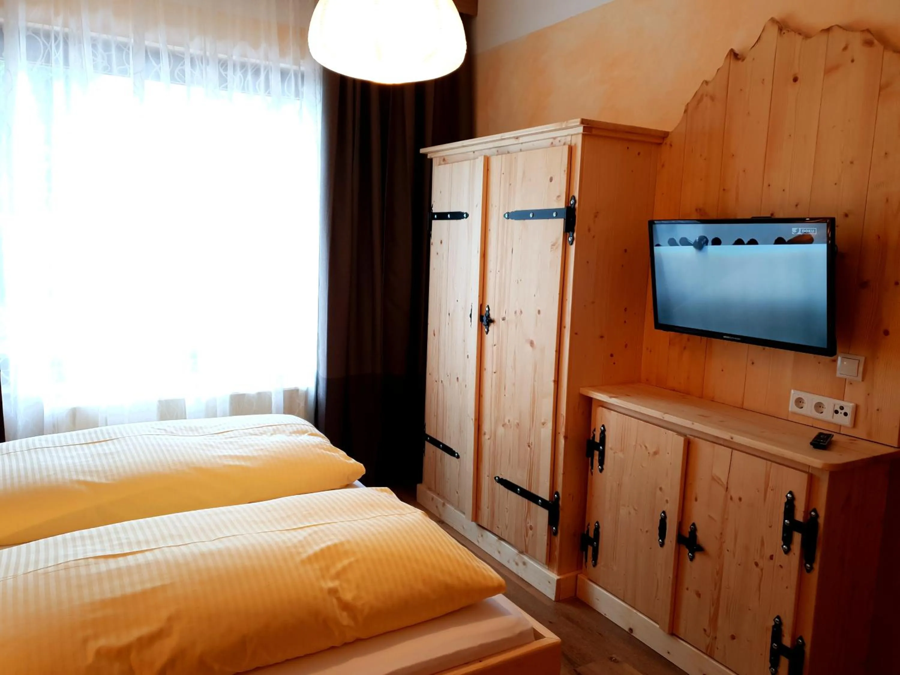 Photo of the whole room, Bed in Bergfrieden Leutasch/Seefeld